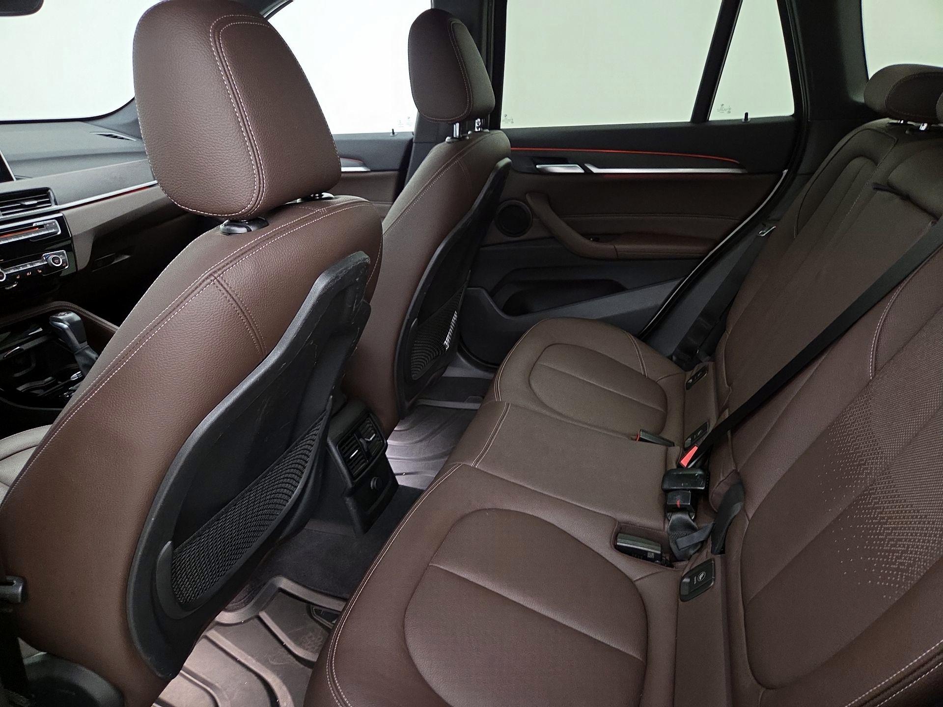 Thumbnail: 2016 BMW X1 - 16