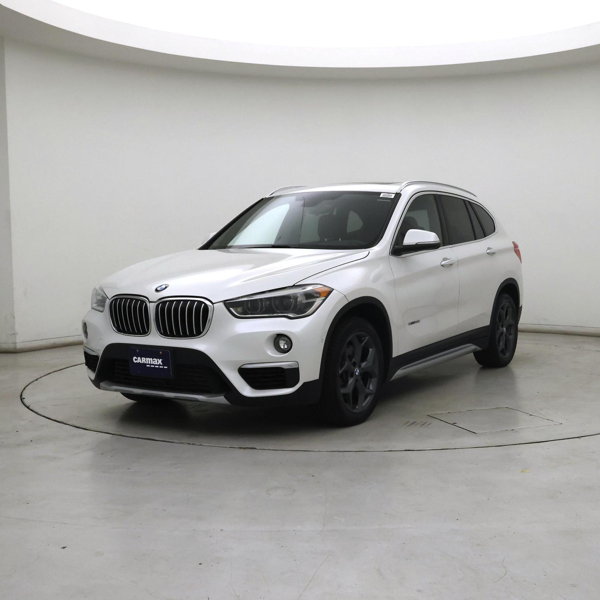 Thumbnail: 2016 BMW X1 - 4