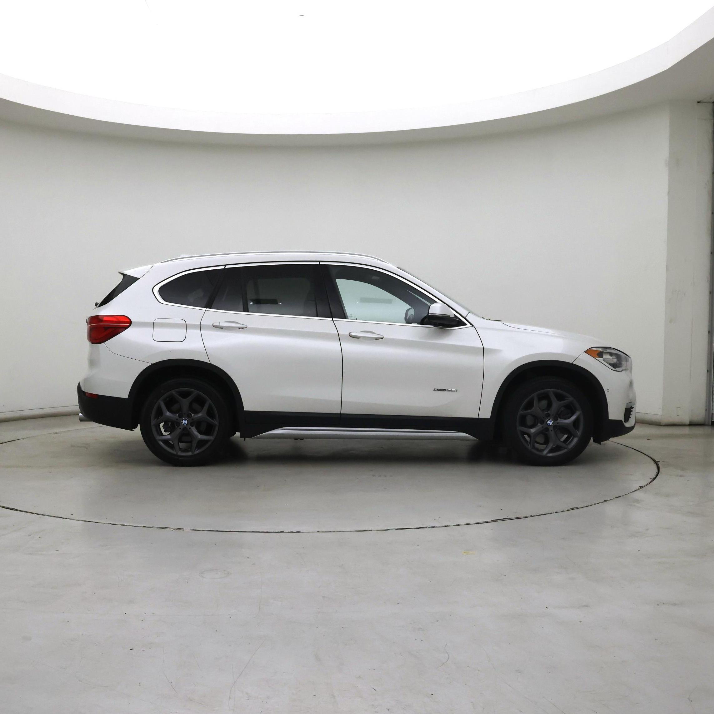 Thumbnail: 2016 BMW X1 - 7