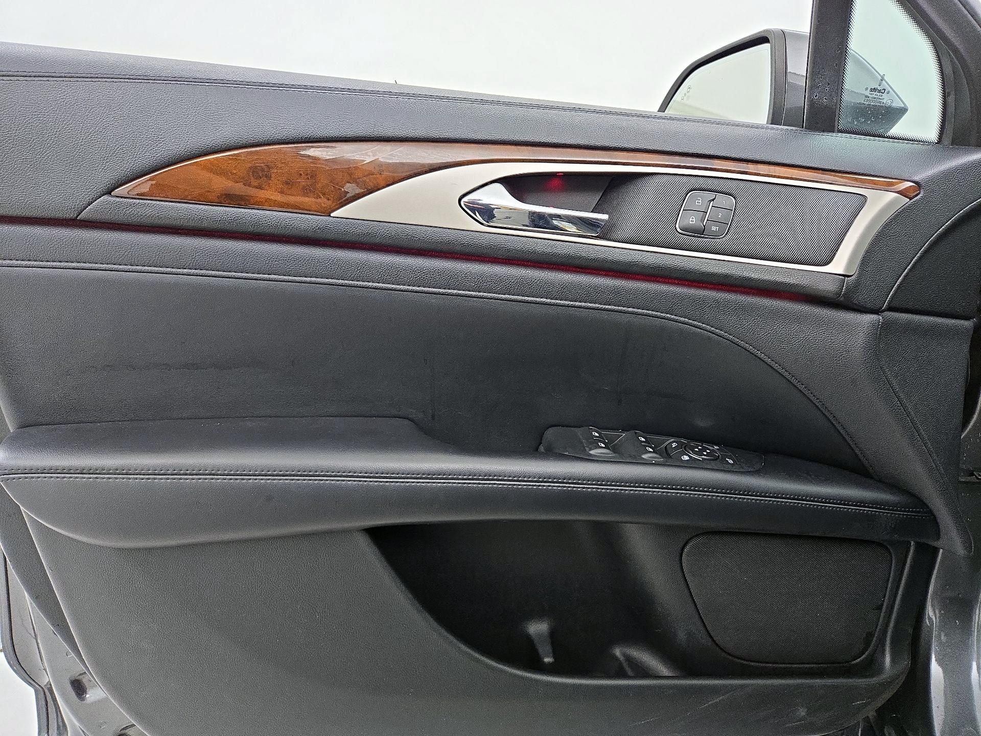 Thumbnail: 2019 Lincoln MKZ - 12