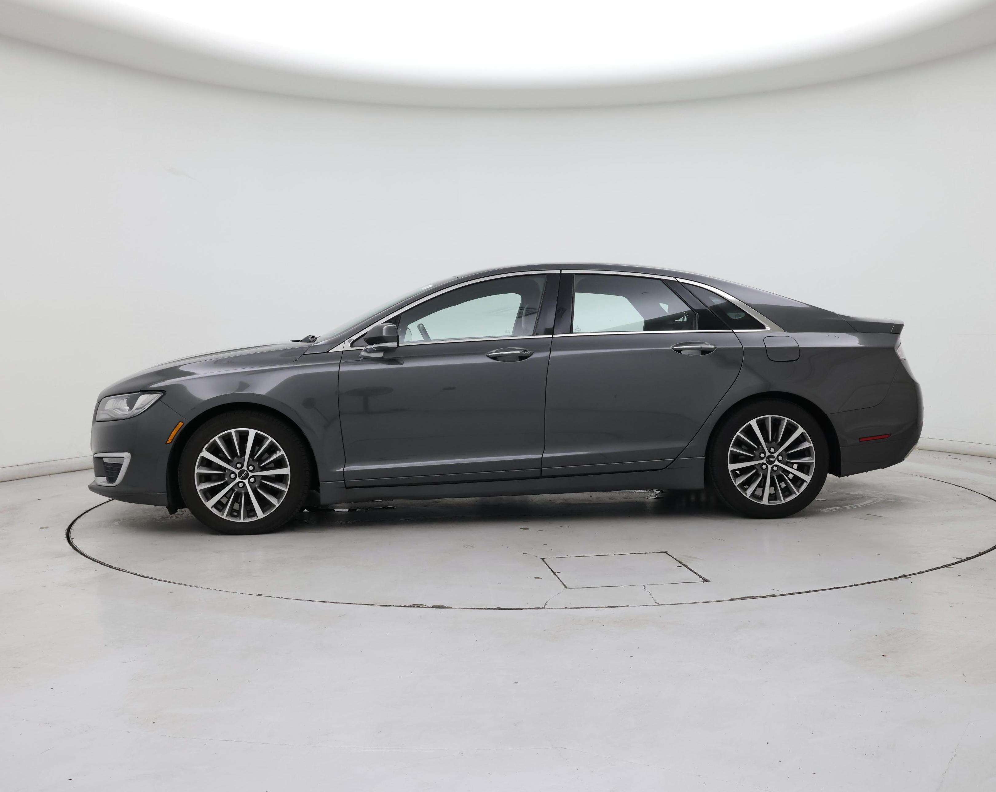 Thumbnail: 2019 Lincoln MKZ - 3