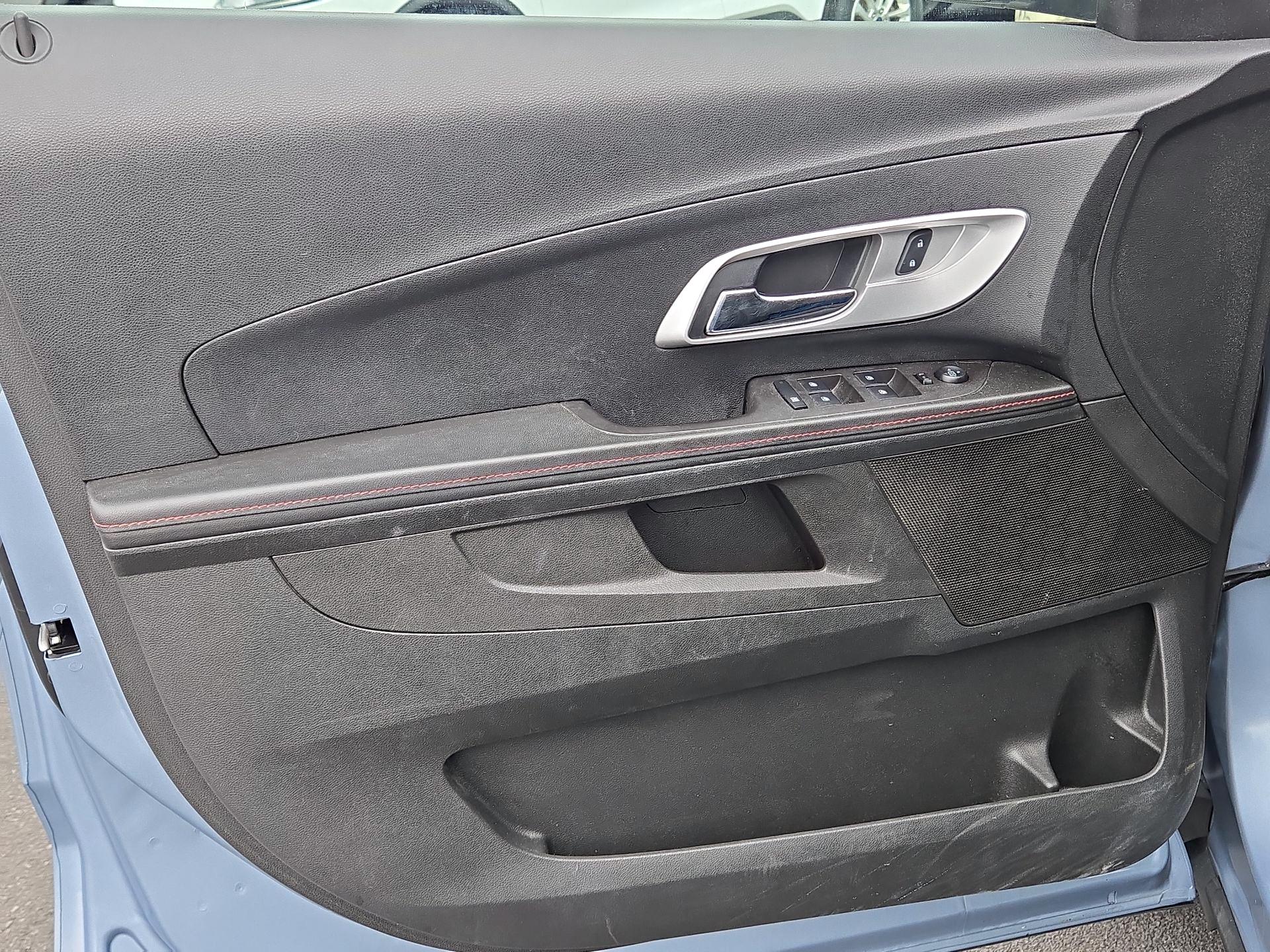 Thumbnail: 2015 Chevrolet Equinox - 10