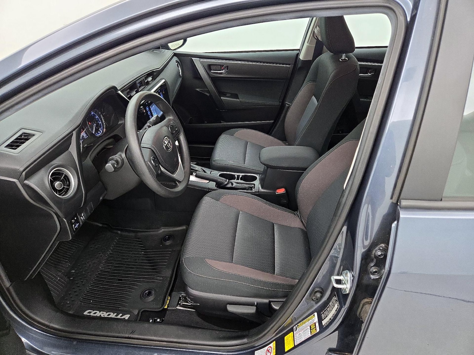 2019 Toyota Corolla LE - Photo 12