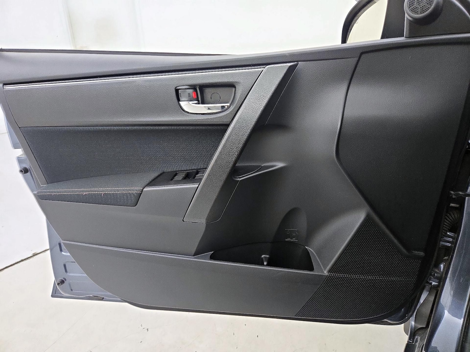 2019 Toyota Corolla LE - Photo 13