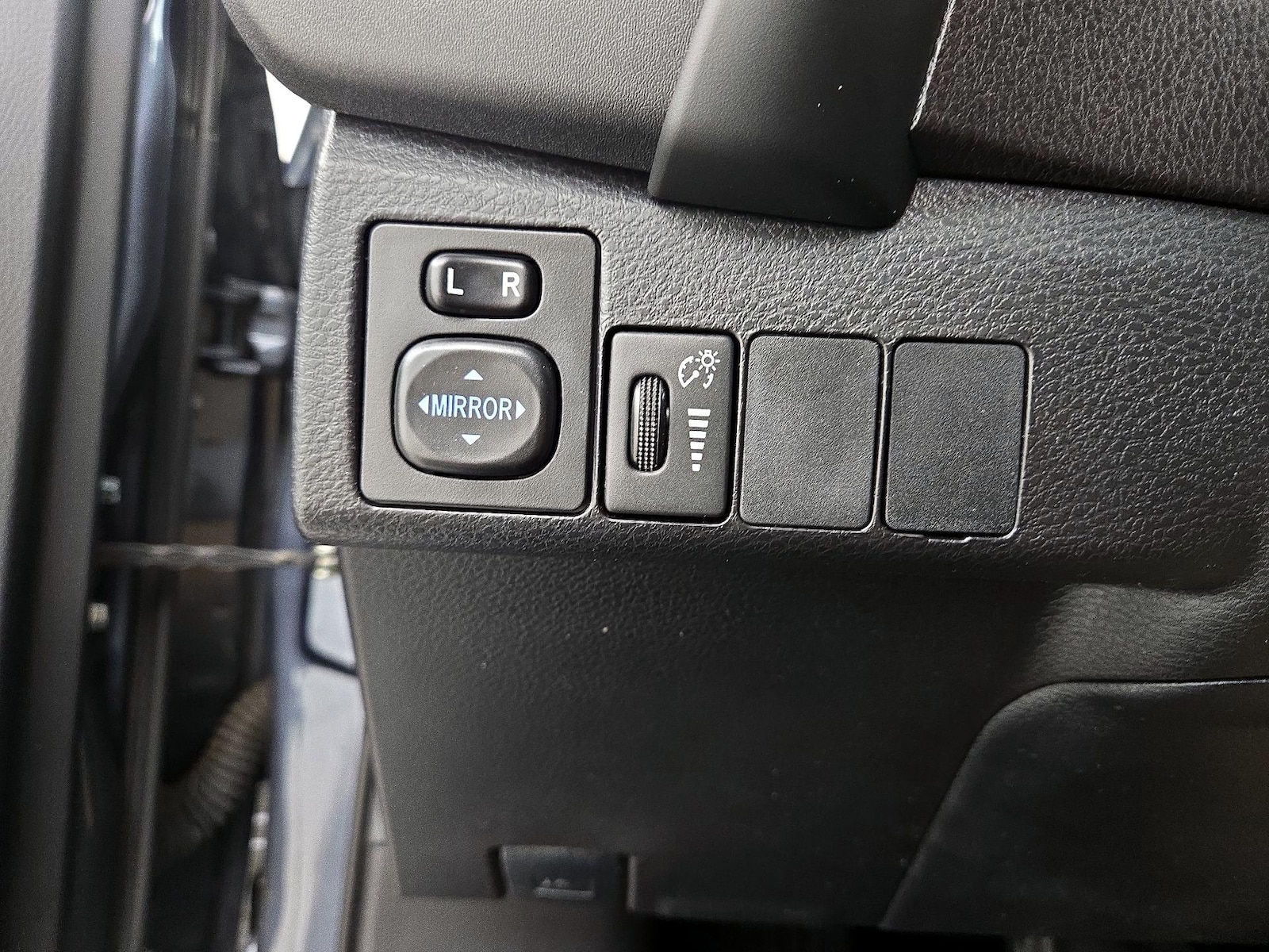 2019 Toyota Corolla LE - Photo 14