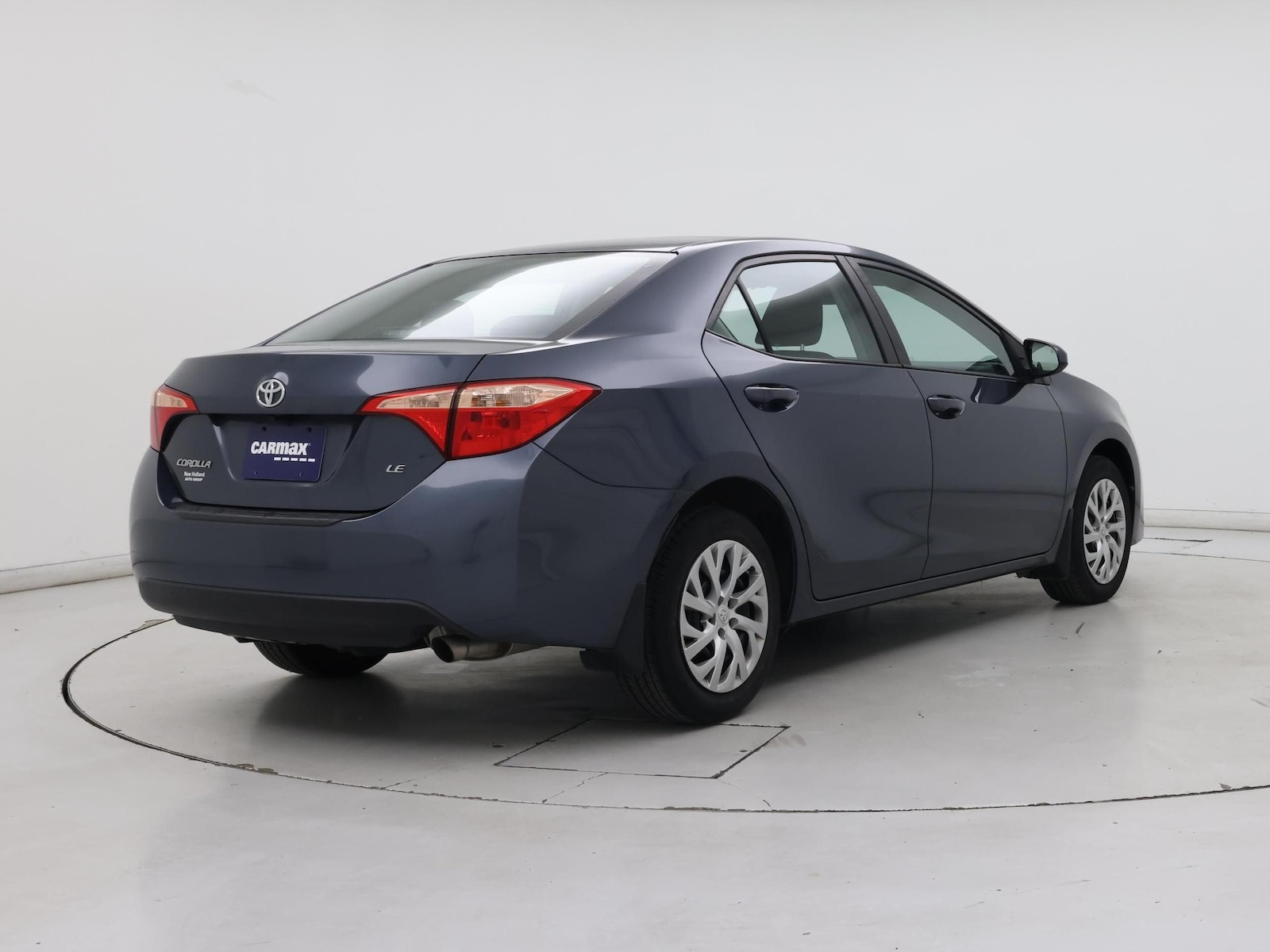 2019 Toyota Corolla LE - Photo 9