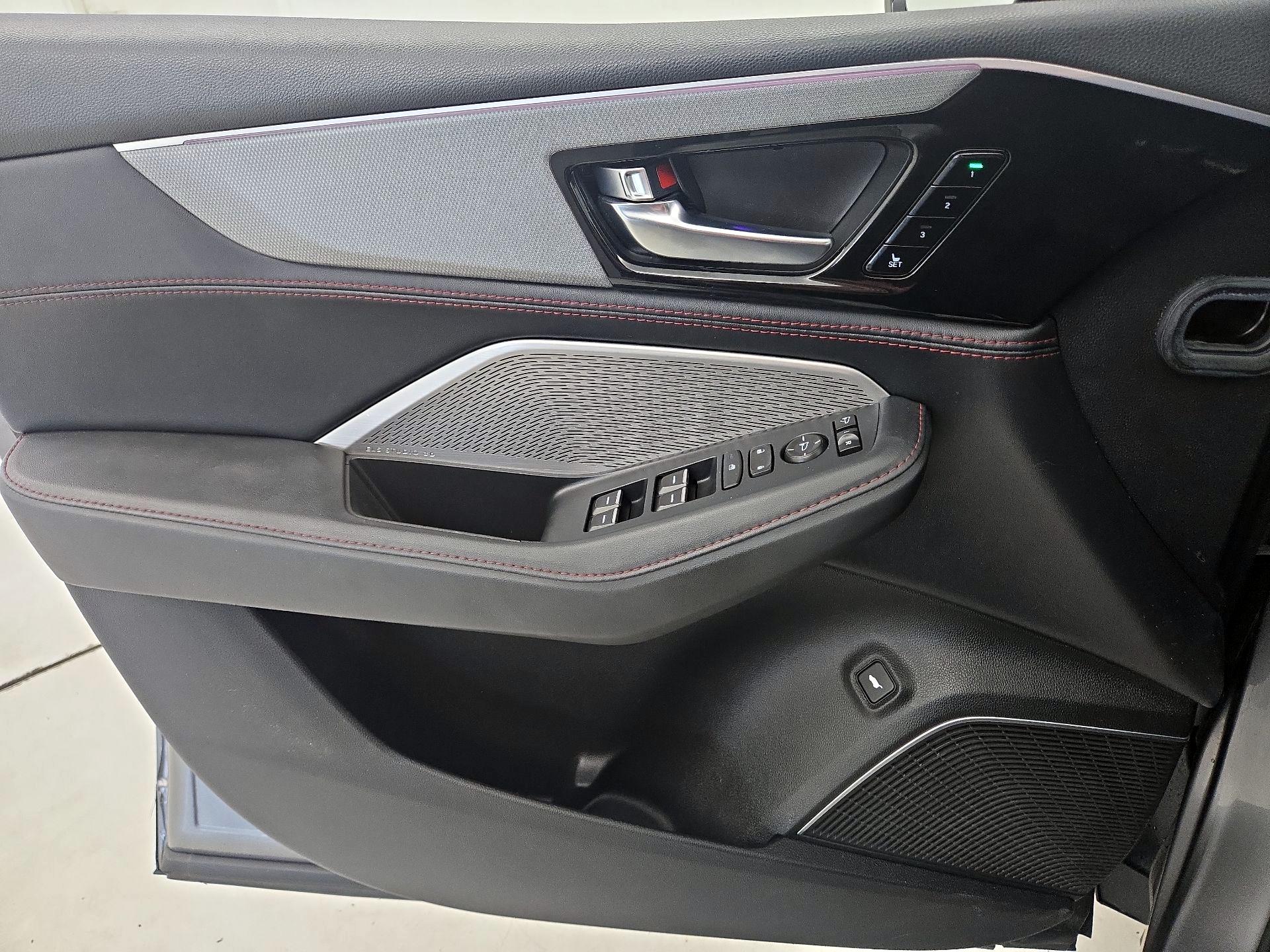 Thumbnail: 2023 Acura MDX - 12