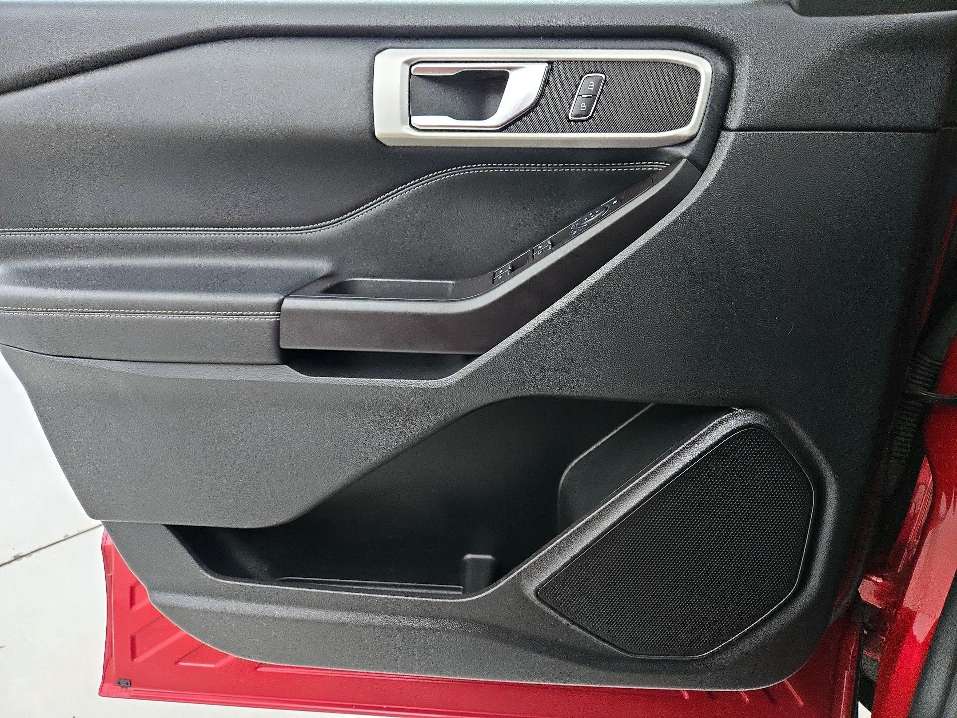 Thumbnail: 2020 Ford Explorer - 12