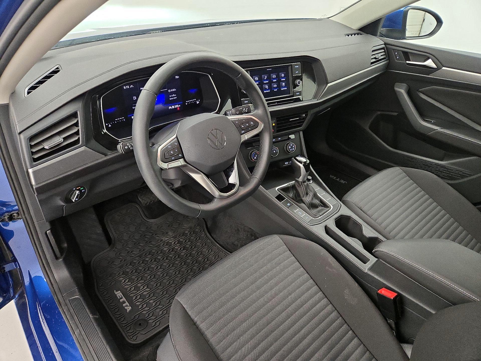 Thumbnail: 2024 Volkswagen Jetta - 11