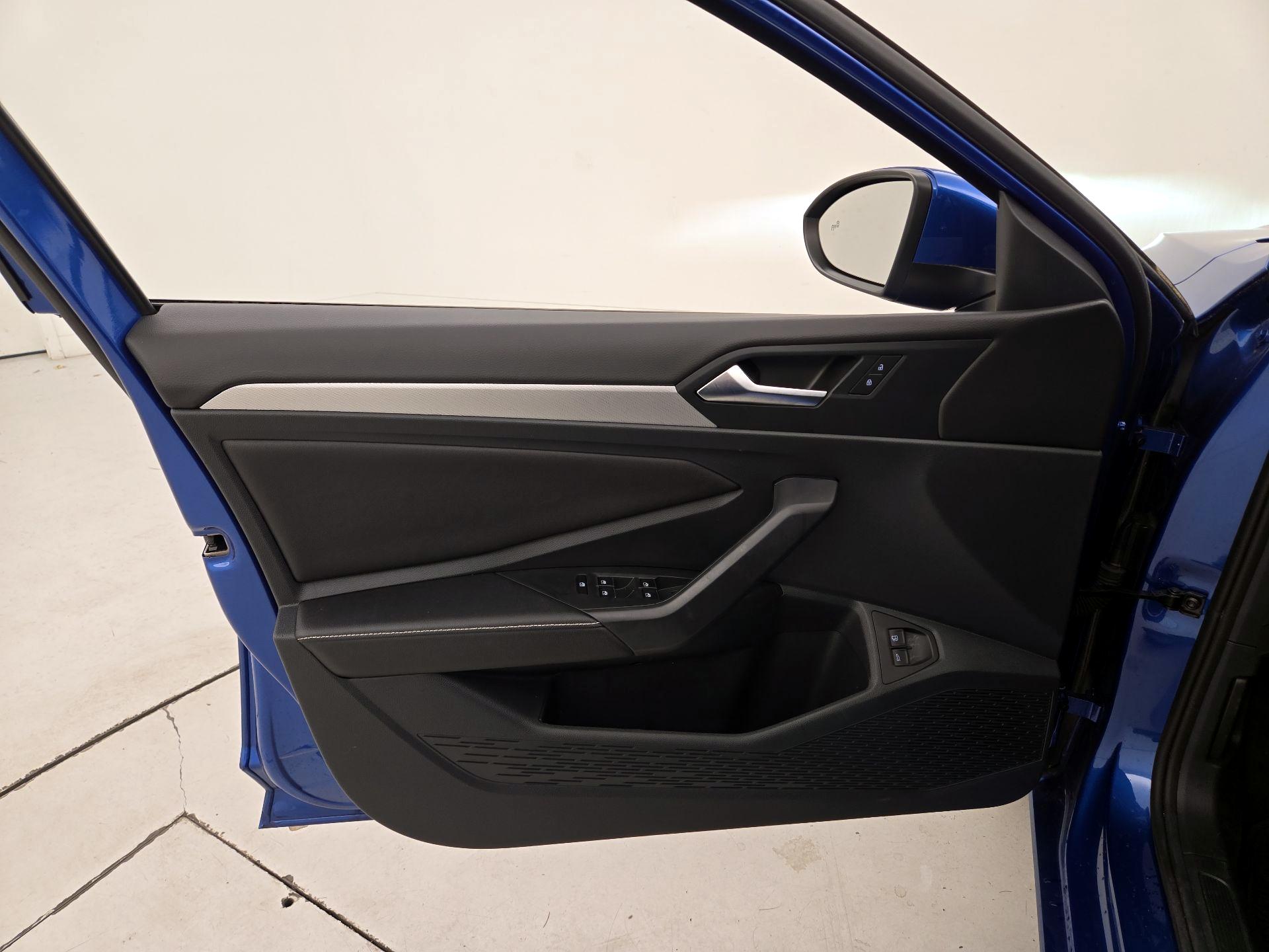 Thumbnail: 2024 Volkswagen Jetta - 12