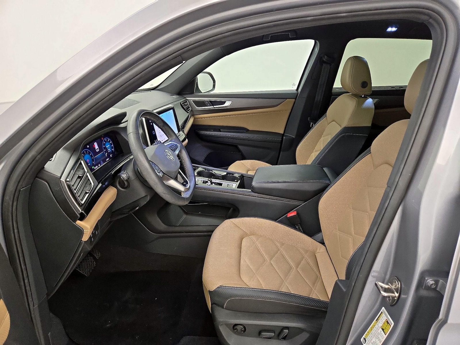 2024 Volkswagen Atlas Cross Sport SE w/Tech - Photo 12