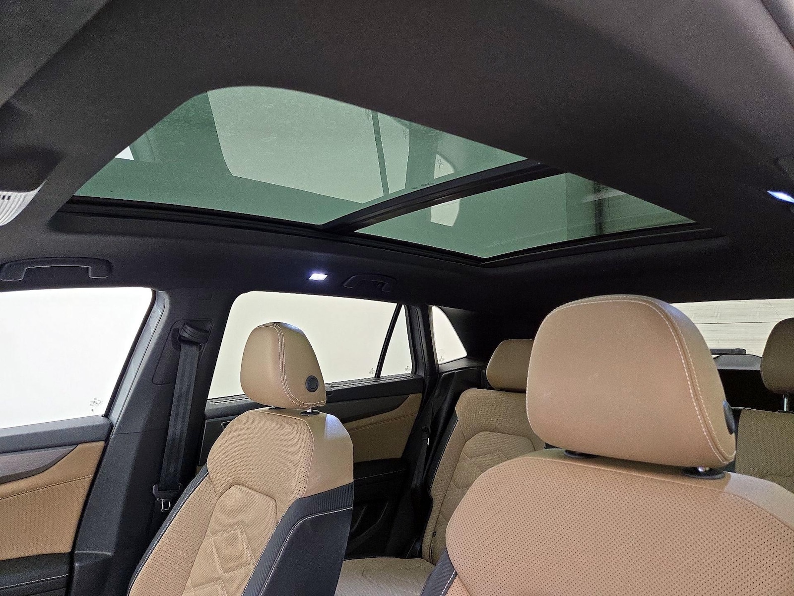 2024 Volkswagen Atlas Cross Sport SE w/Tech - Photo 20