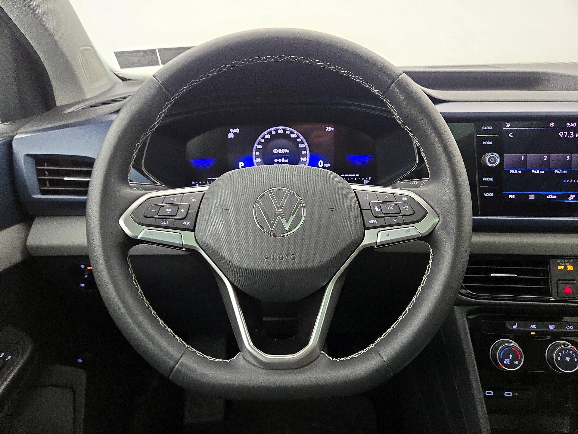 Thumbnail: 2023 Volkswagen Taos - 10