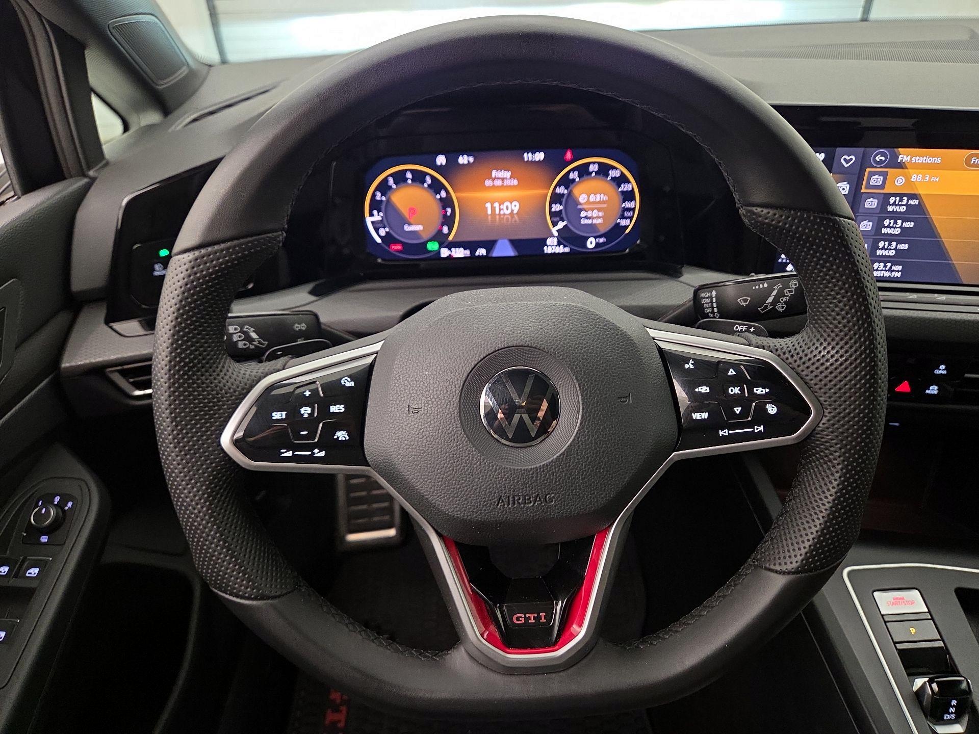 Thumbnail: 2022 Volkswagen Golf - 10