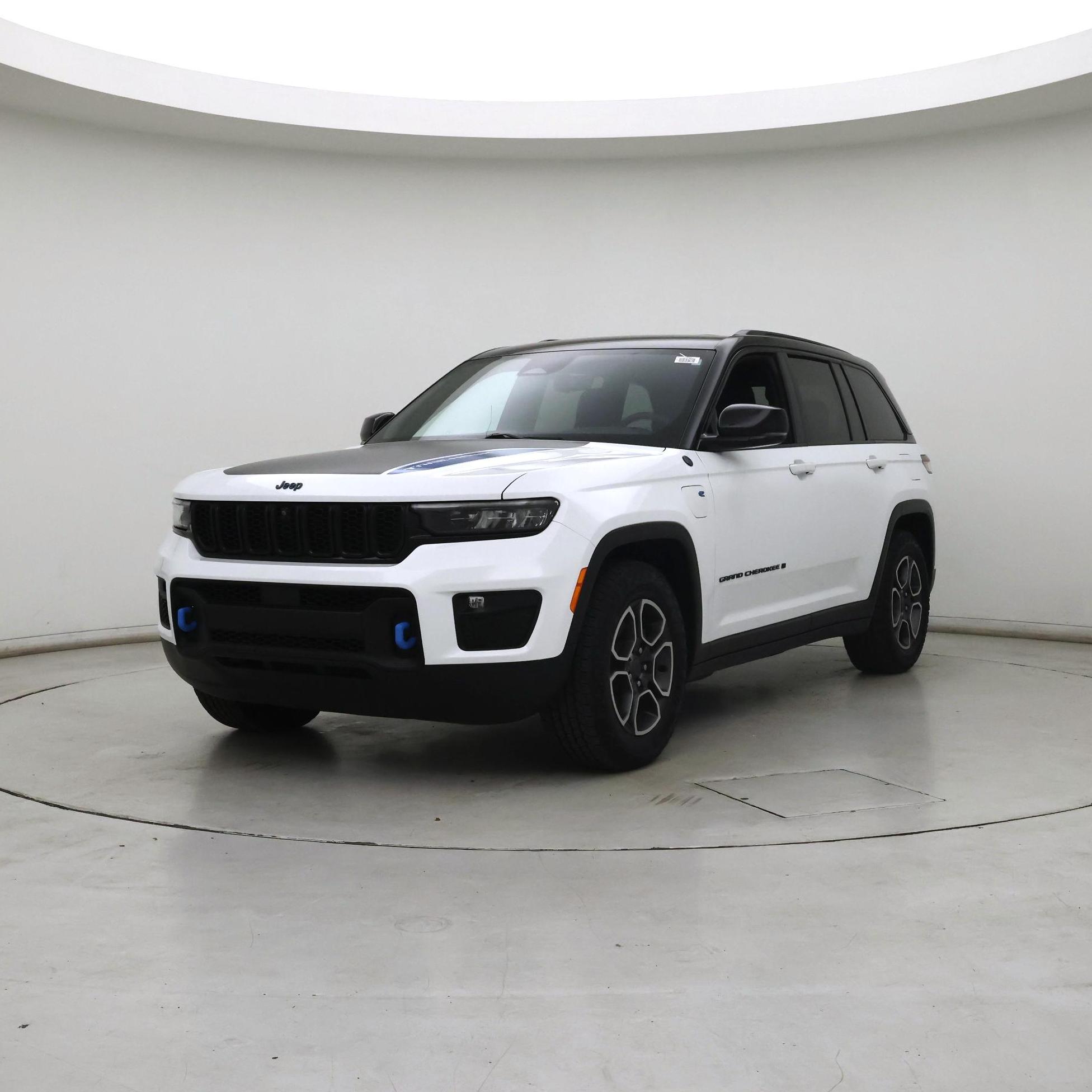 Thumbnail: 2023 Jeep Grand Cherokee - 4