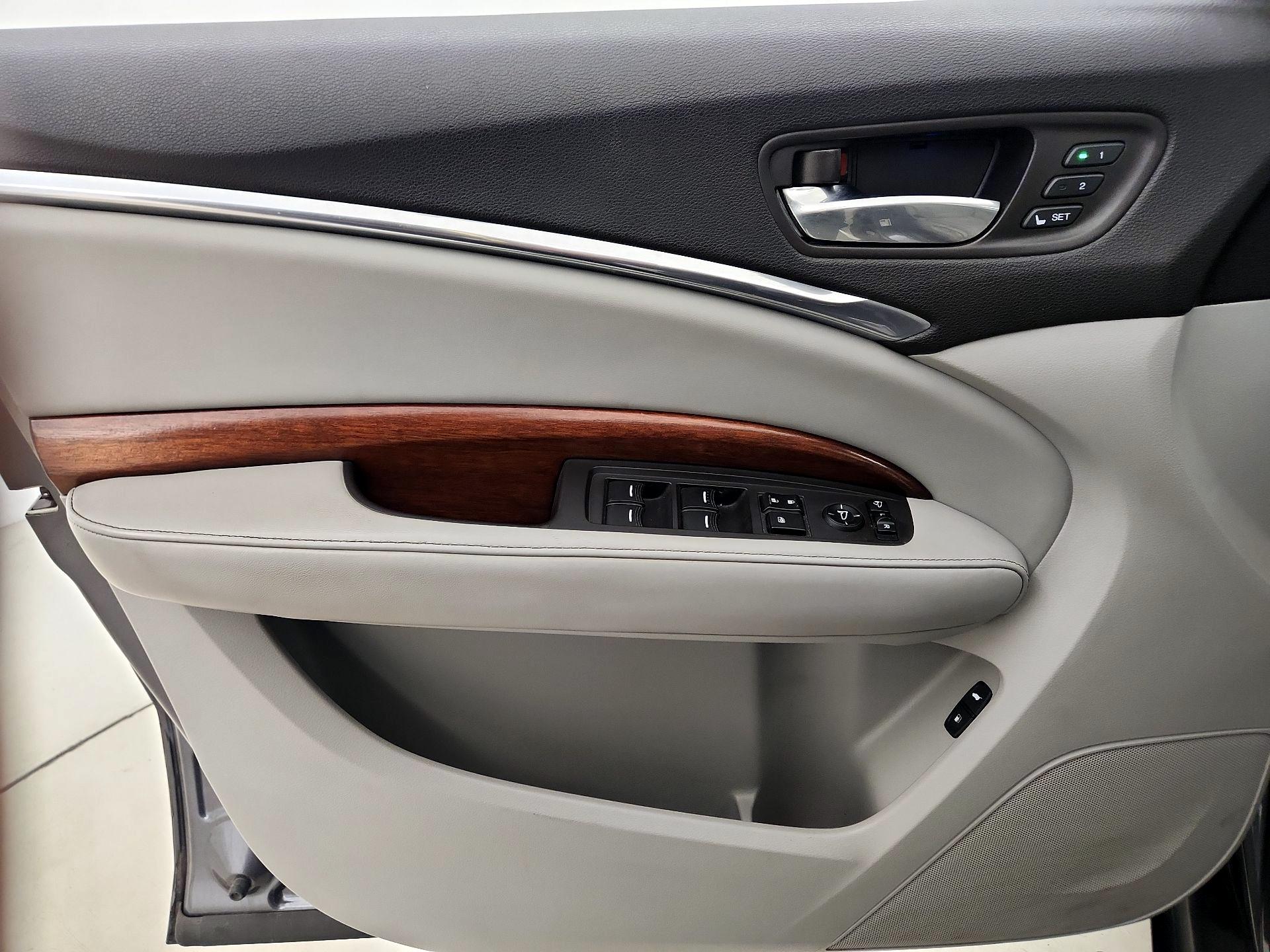 Thumbnail: 2017 Acura MDX - 12