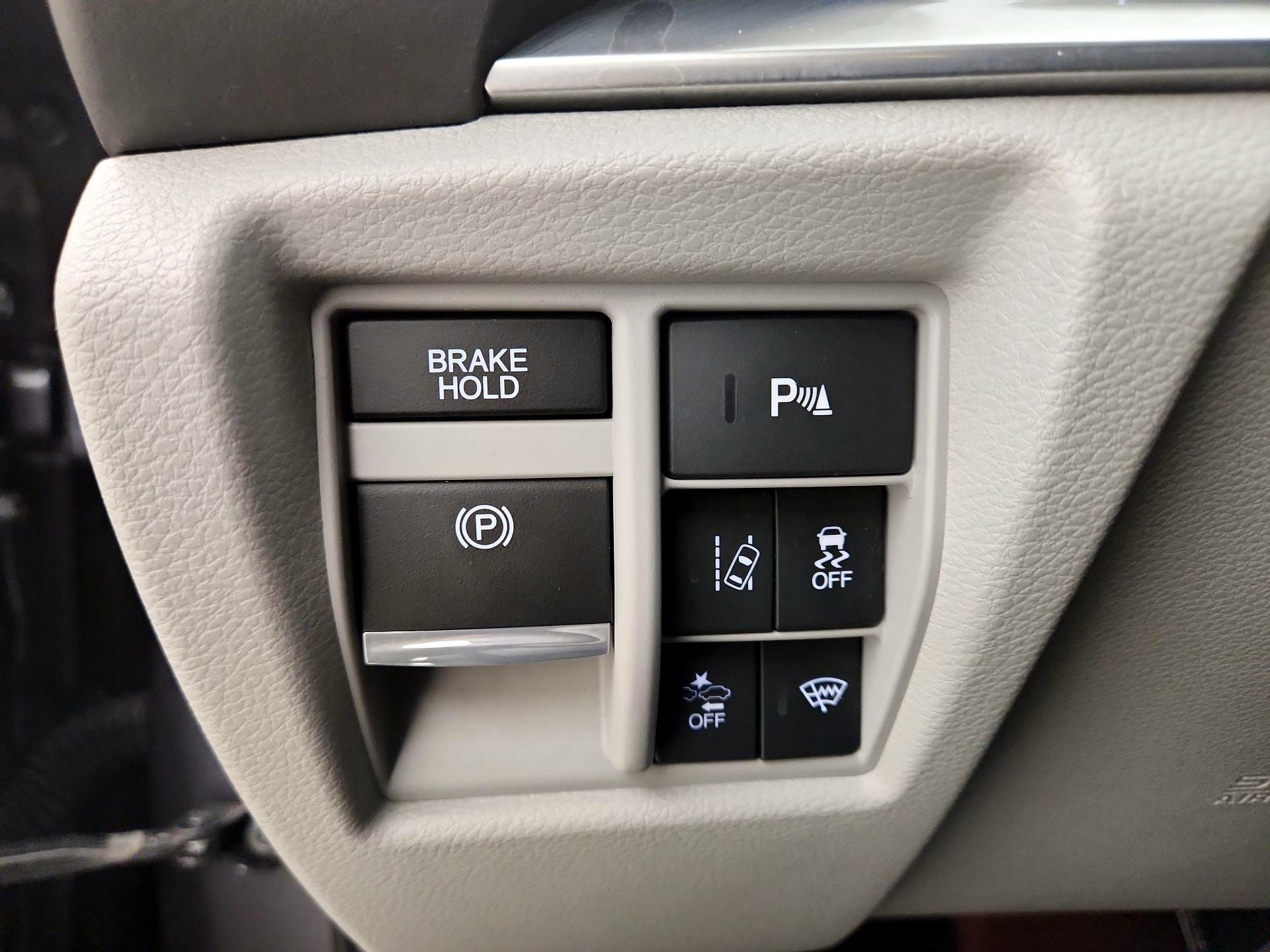 Thumbnail: 2017 Acura MDX - 13