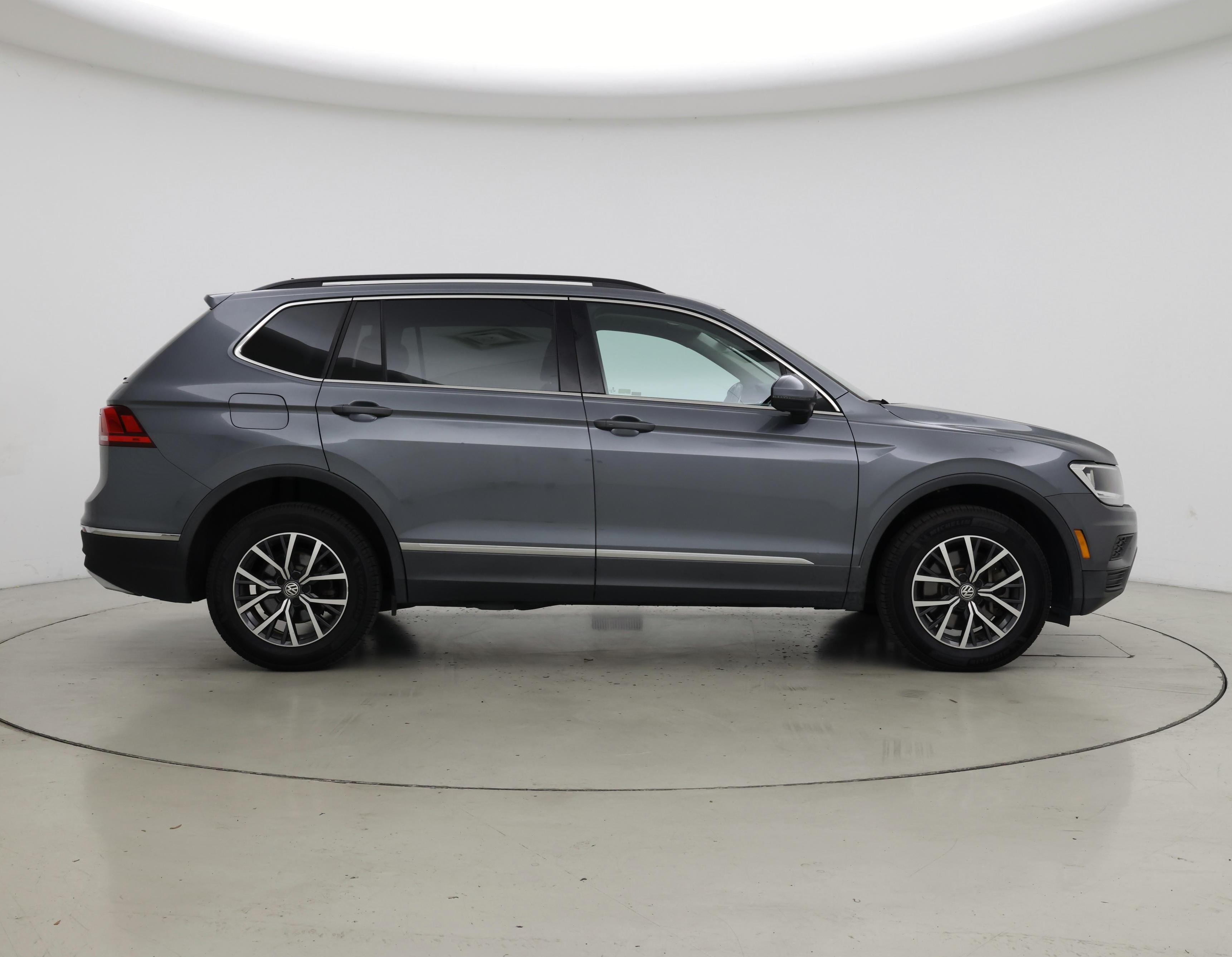 Thumbnail: 2020 Volkswagen Tiguan - 7