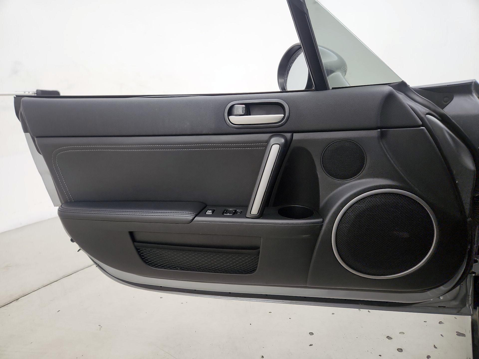 Thumbnail: 2015 Mazda MX-5 Miata - 12