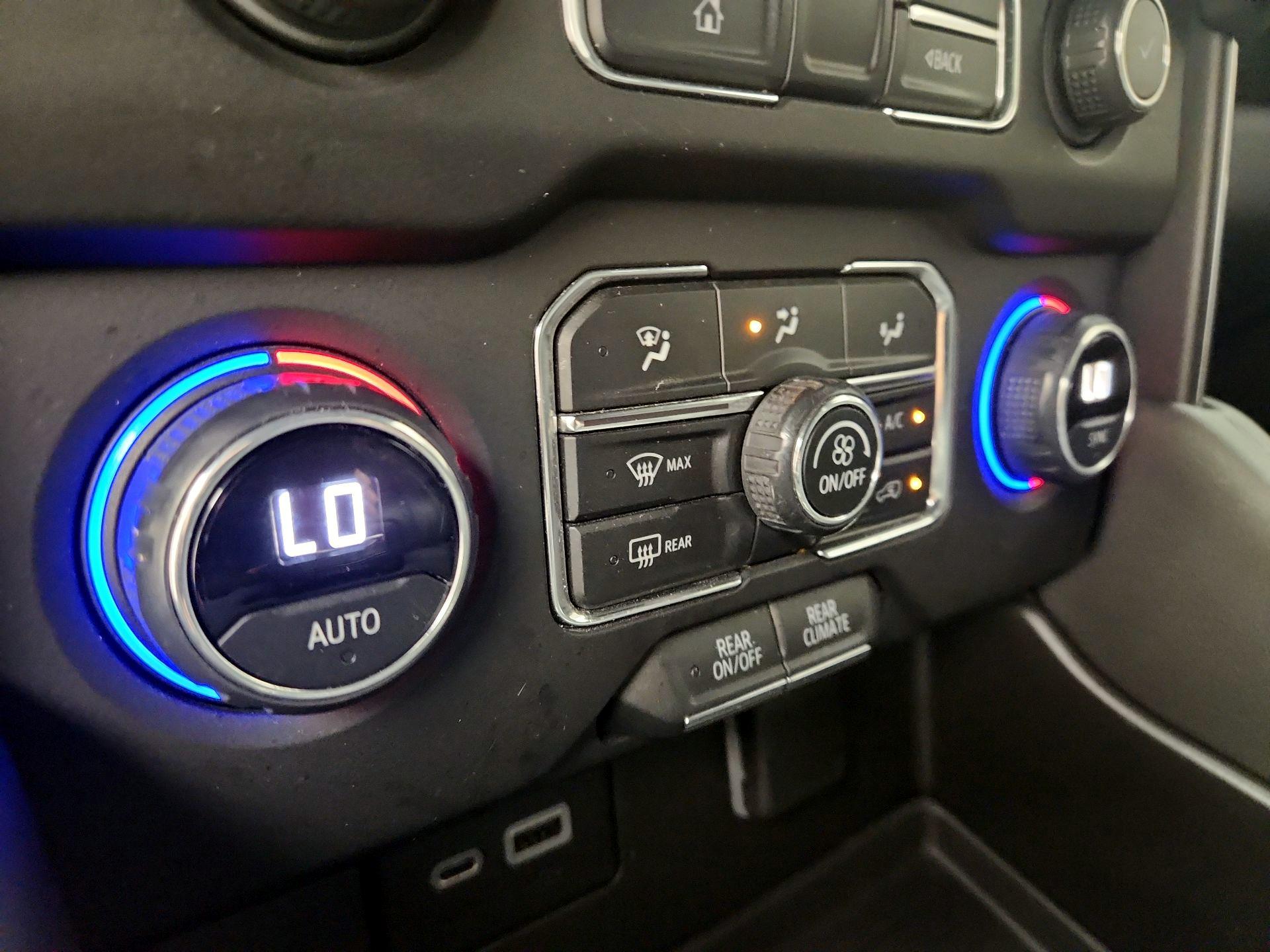 Thumbnail: 2021 Chevrolet Suburban - 17