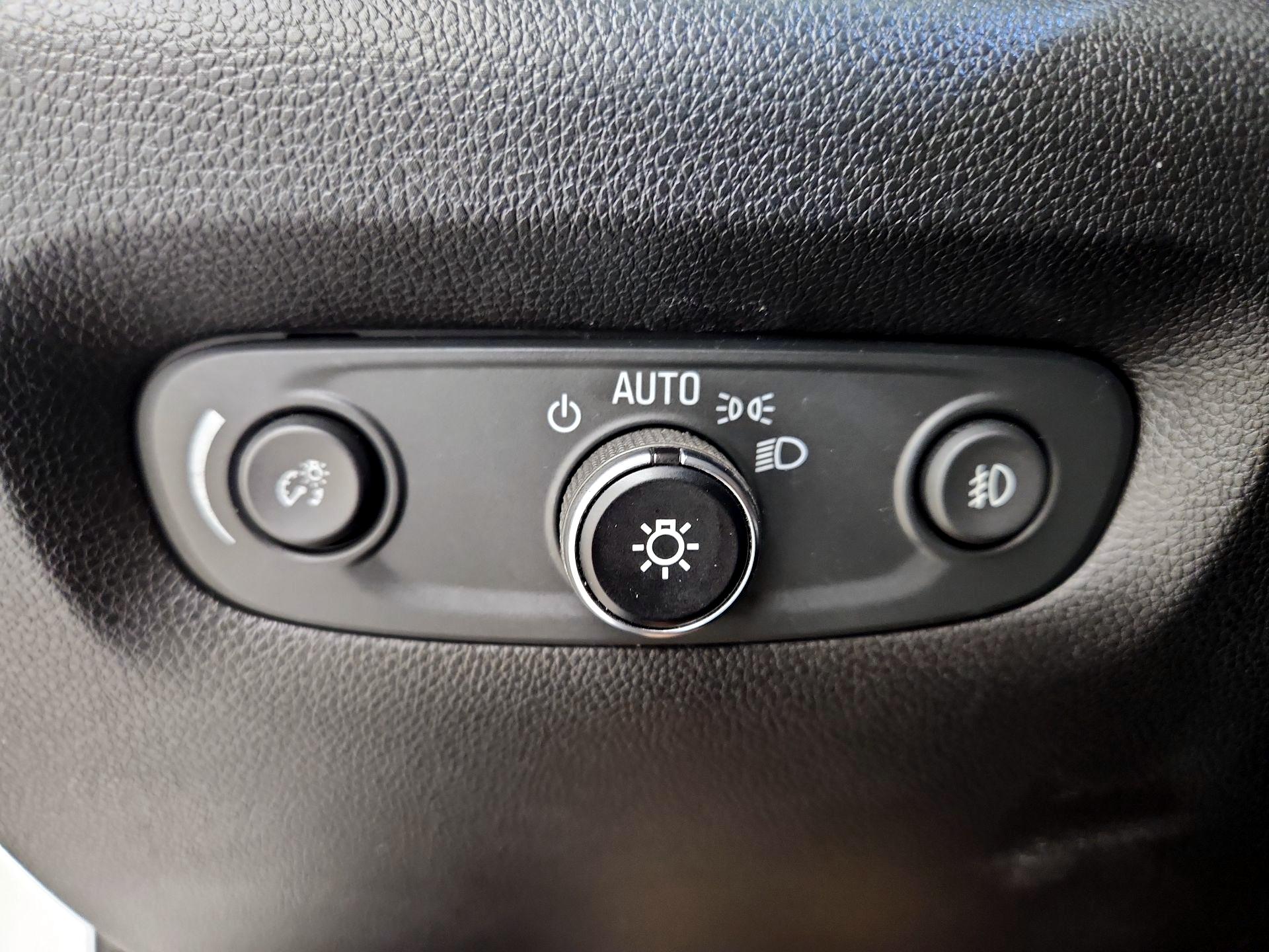 Thumbnail: 2018 Chevrolet Traverse - 13