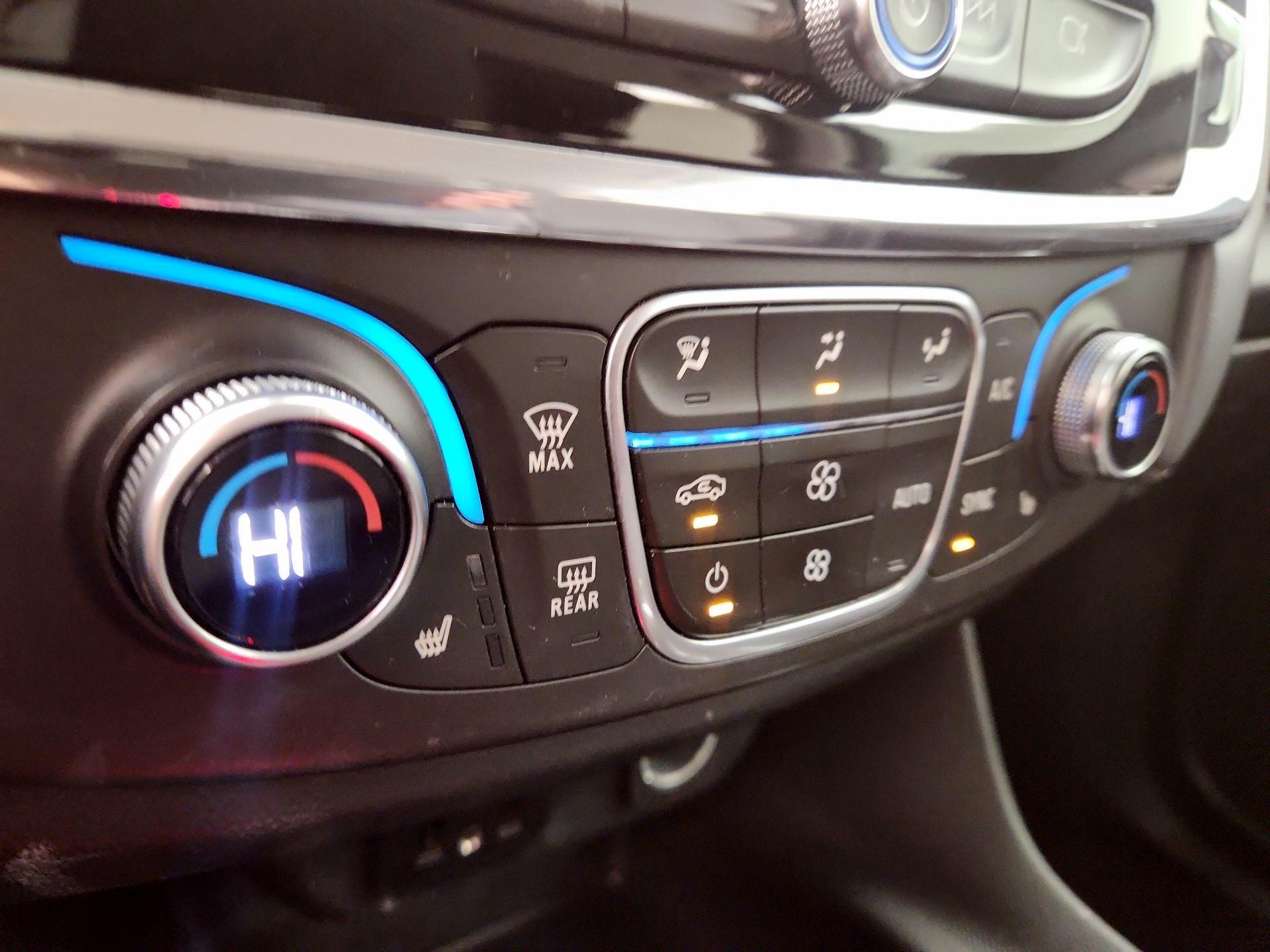 Thumbnail: 2018 Chevrolet Traverse - 17