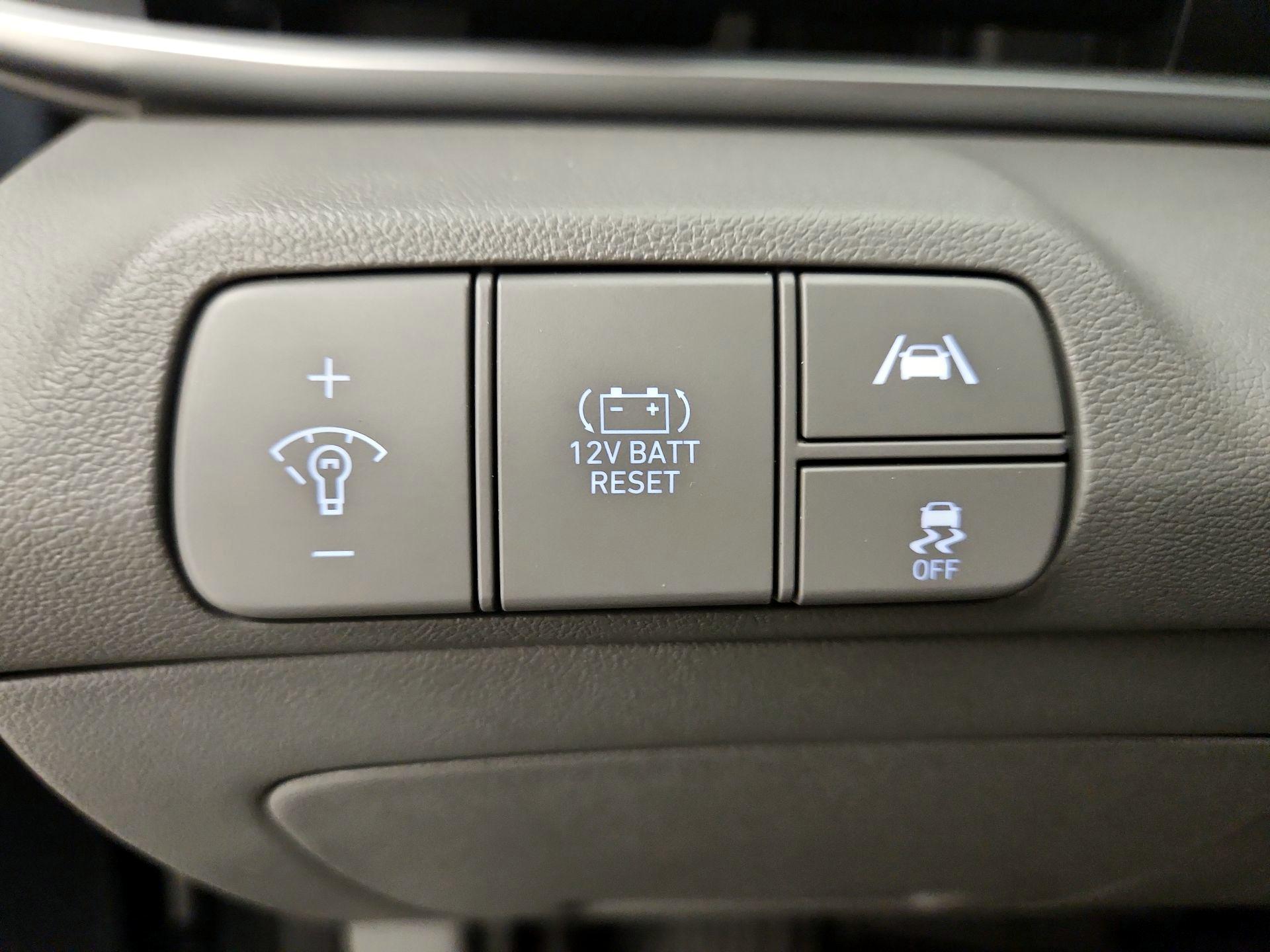 Thumbnail: 2023 Hyundai Elantra - 13