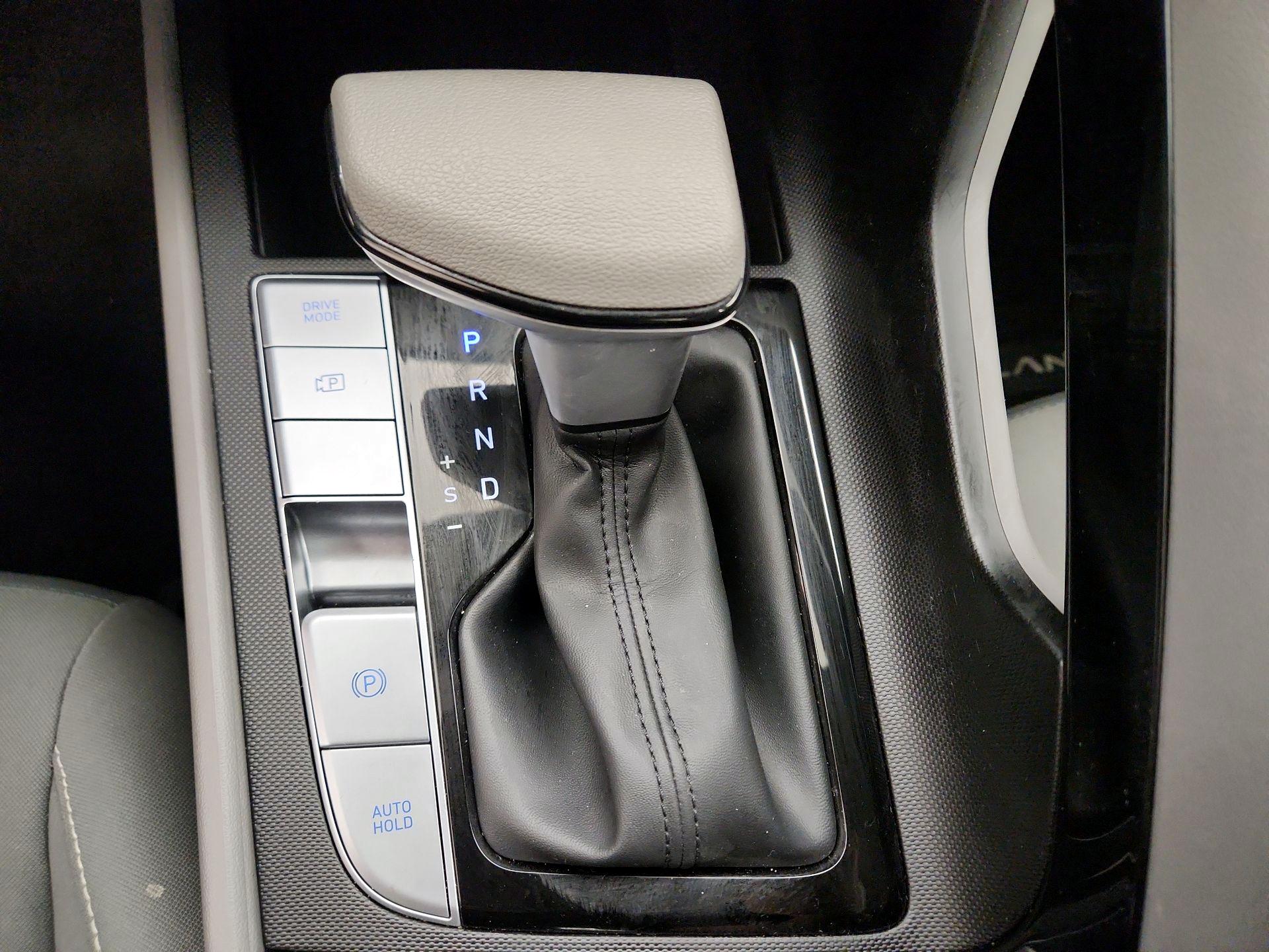 Thumbnail: 2023 Hyundai Elantra - 17