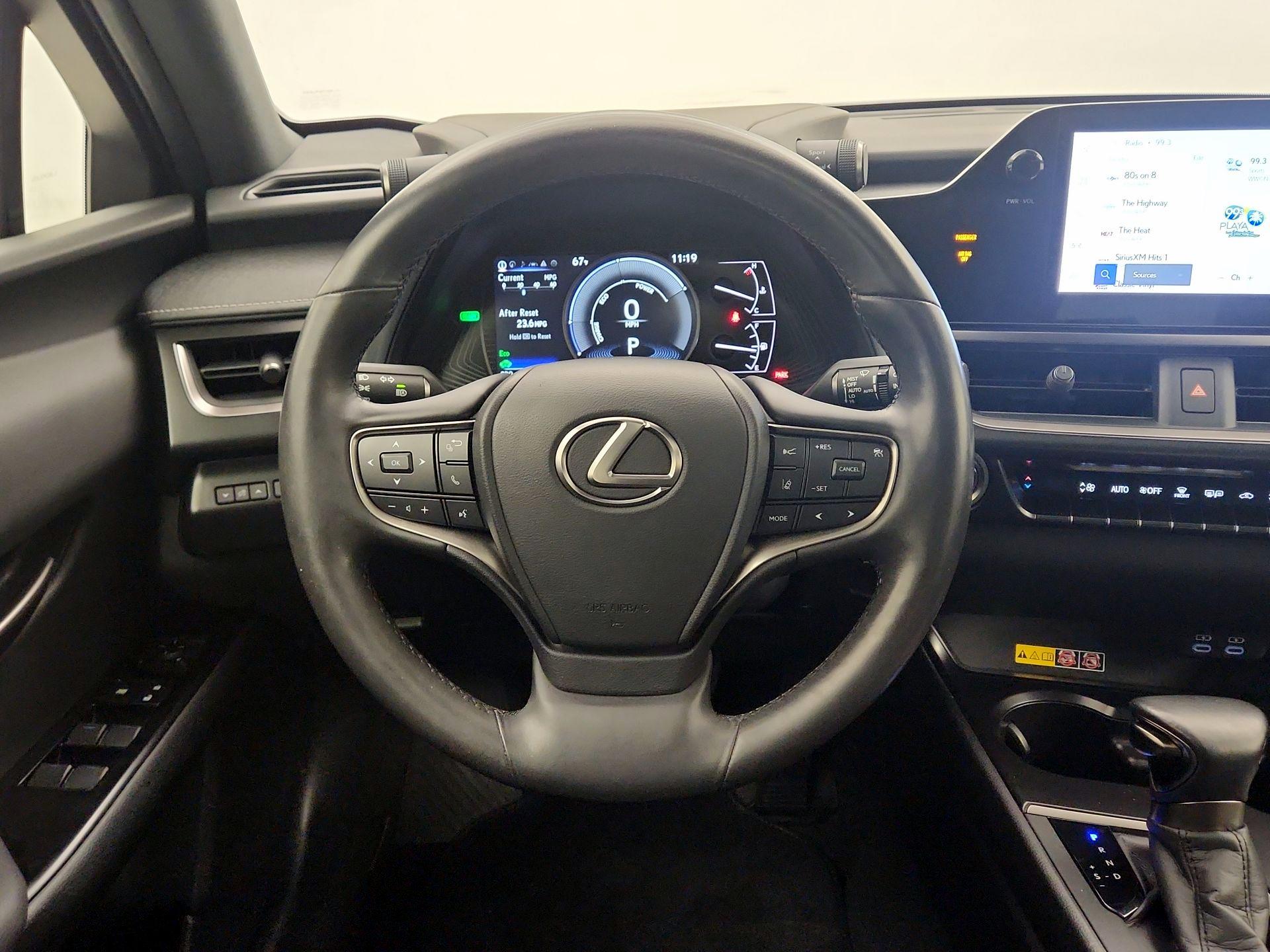 Thumbnail: 2023 Lexus UX - 10