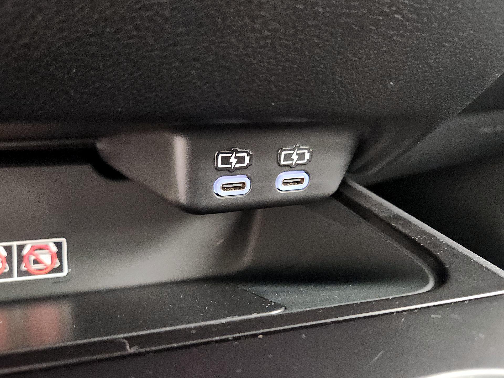 Thumbnail: 2023 Lexus UX - 18