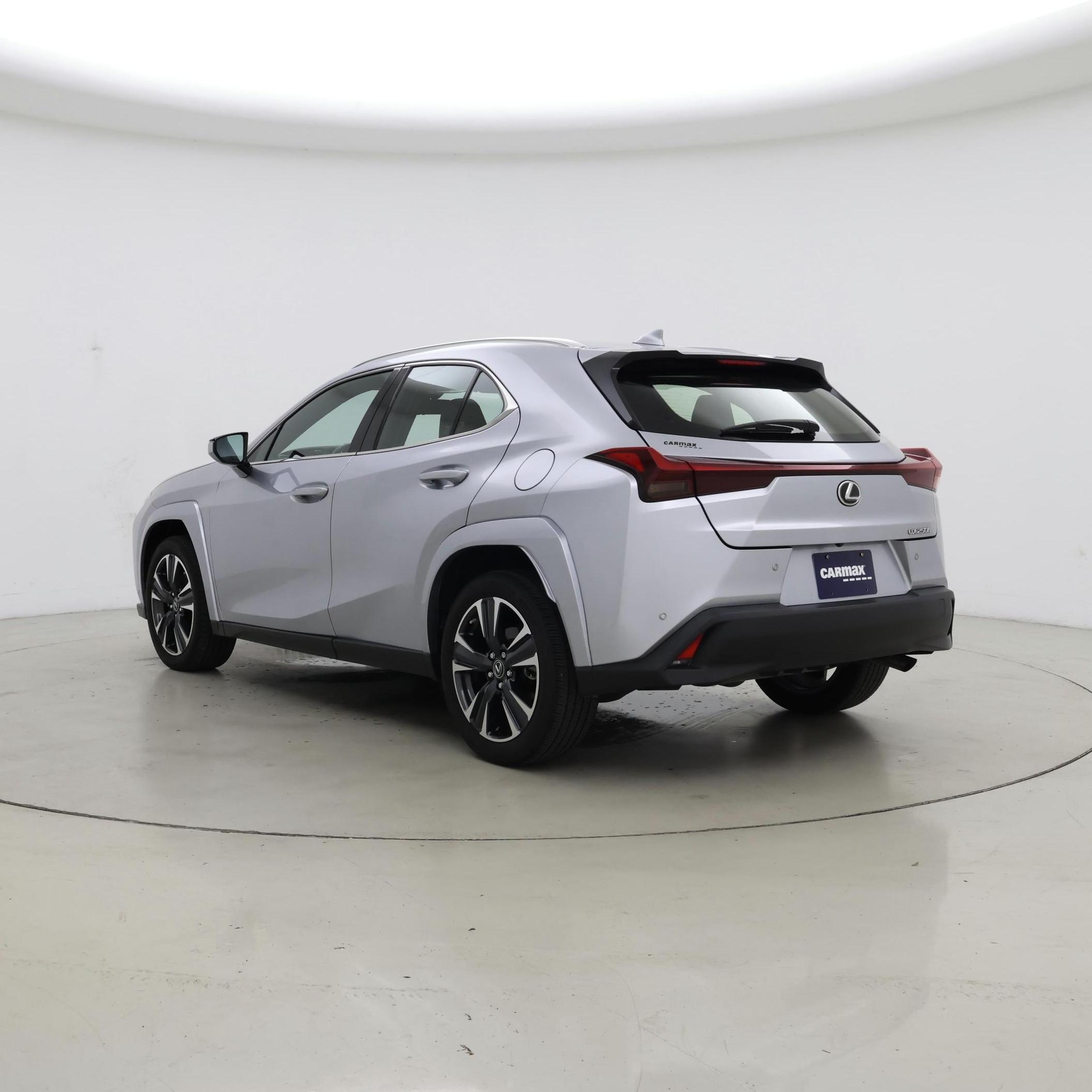 Thumbnail: 2023 Lexus UX - 2