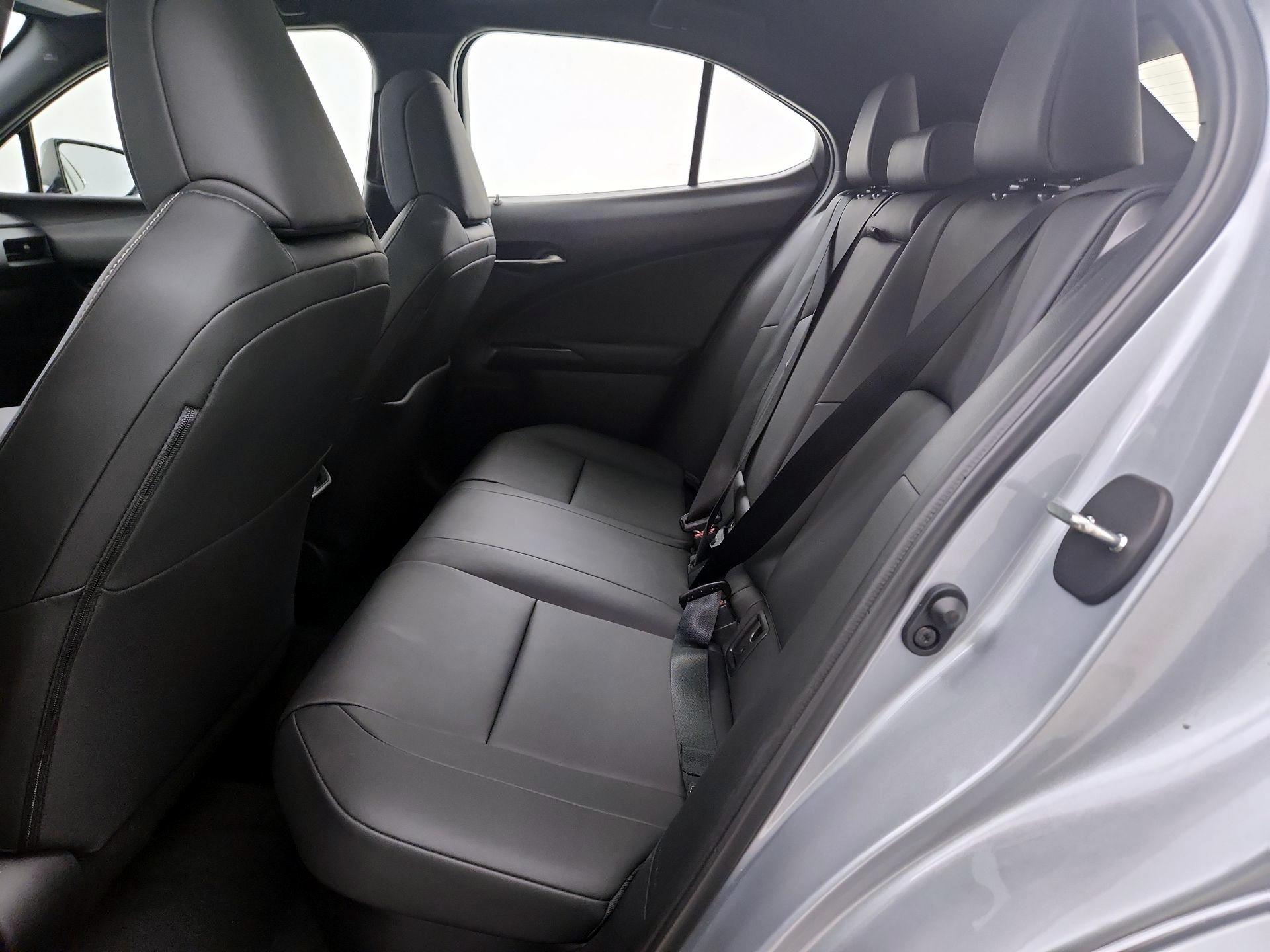 Thumbnail: 2023 Lexus UX - 20