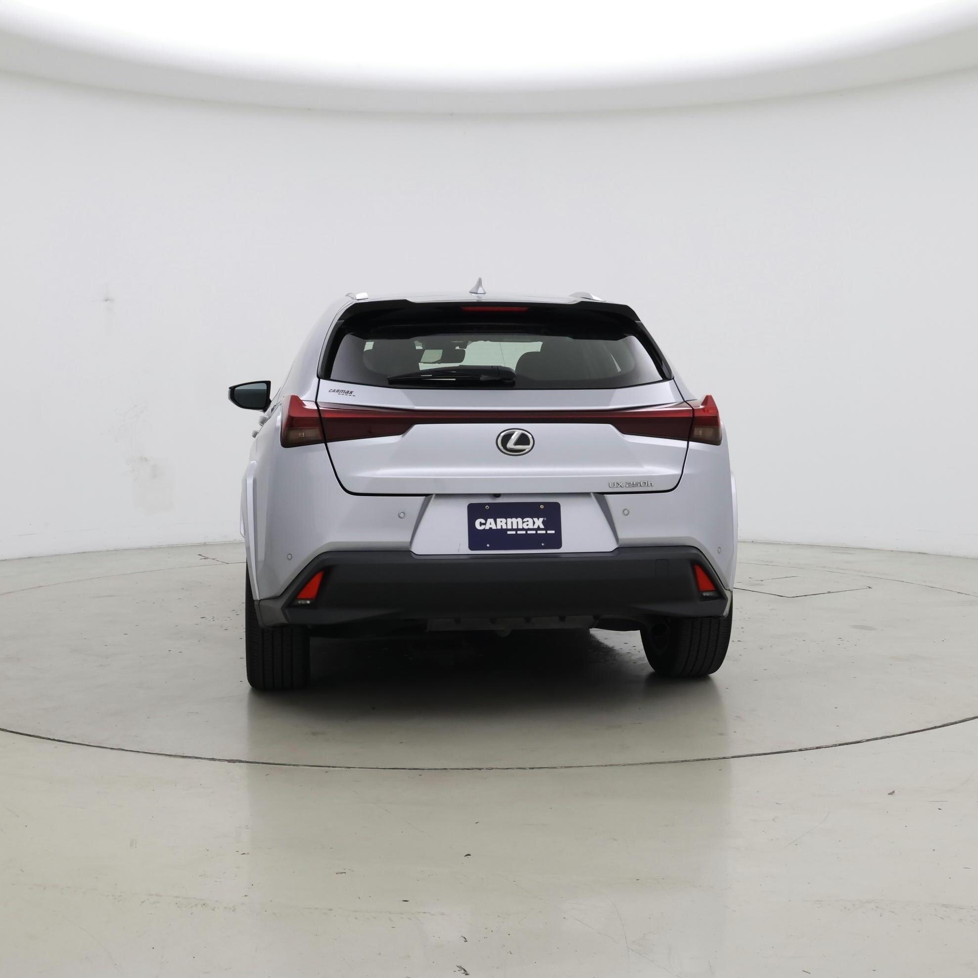 Thumbnail: 2023 Lexus UX - 6