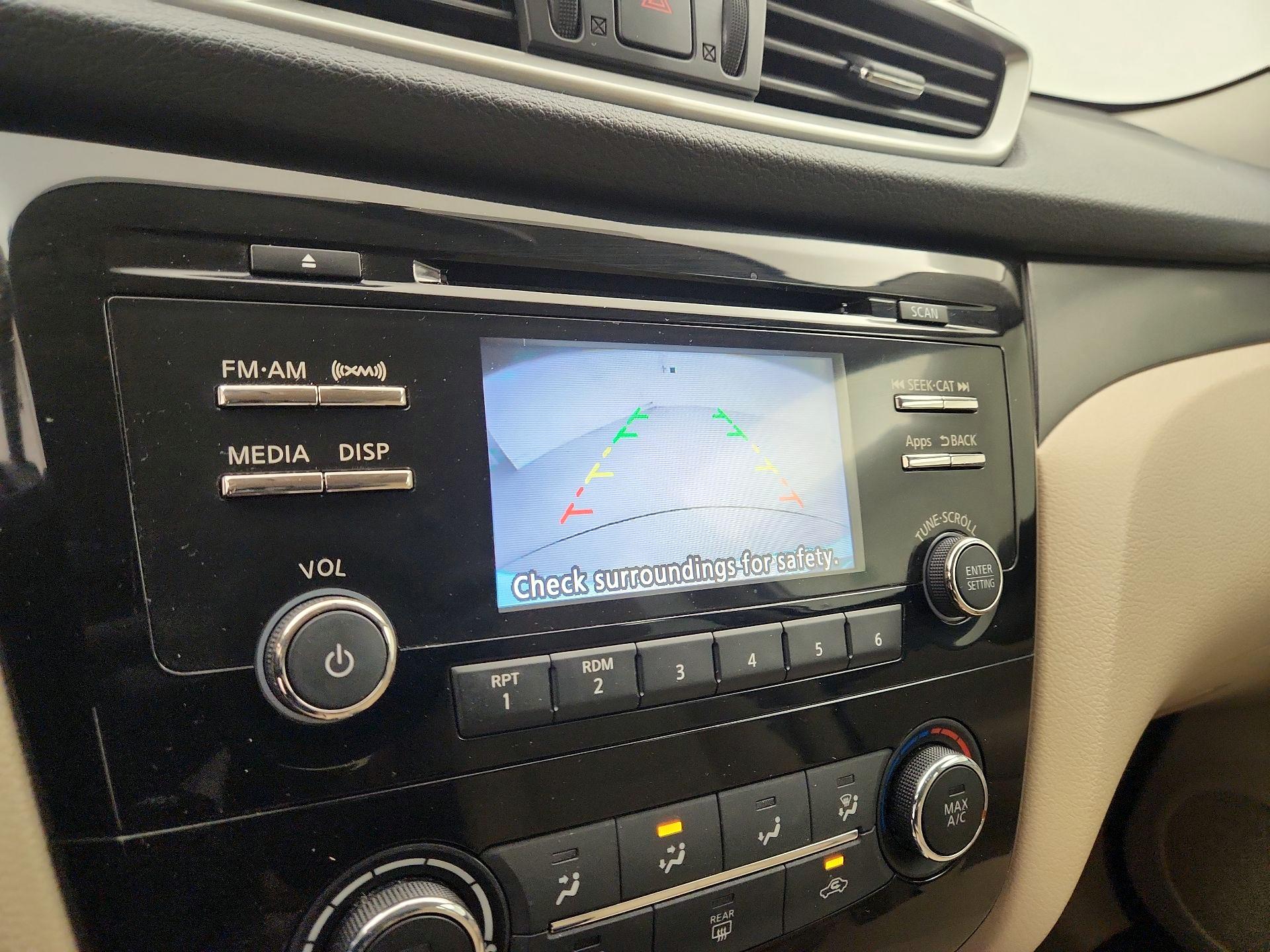 Thumbnail: 2016 Nissan Rogue - 14