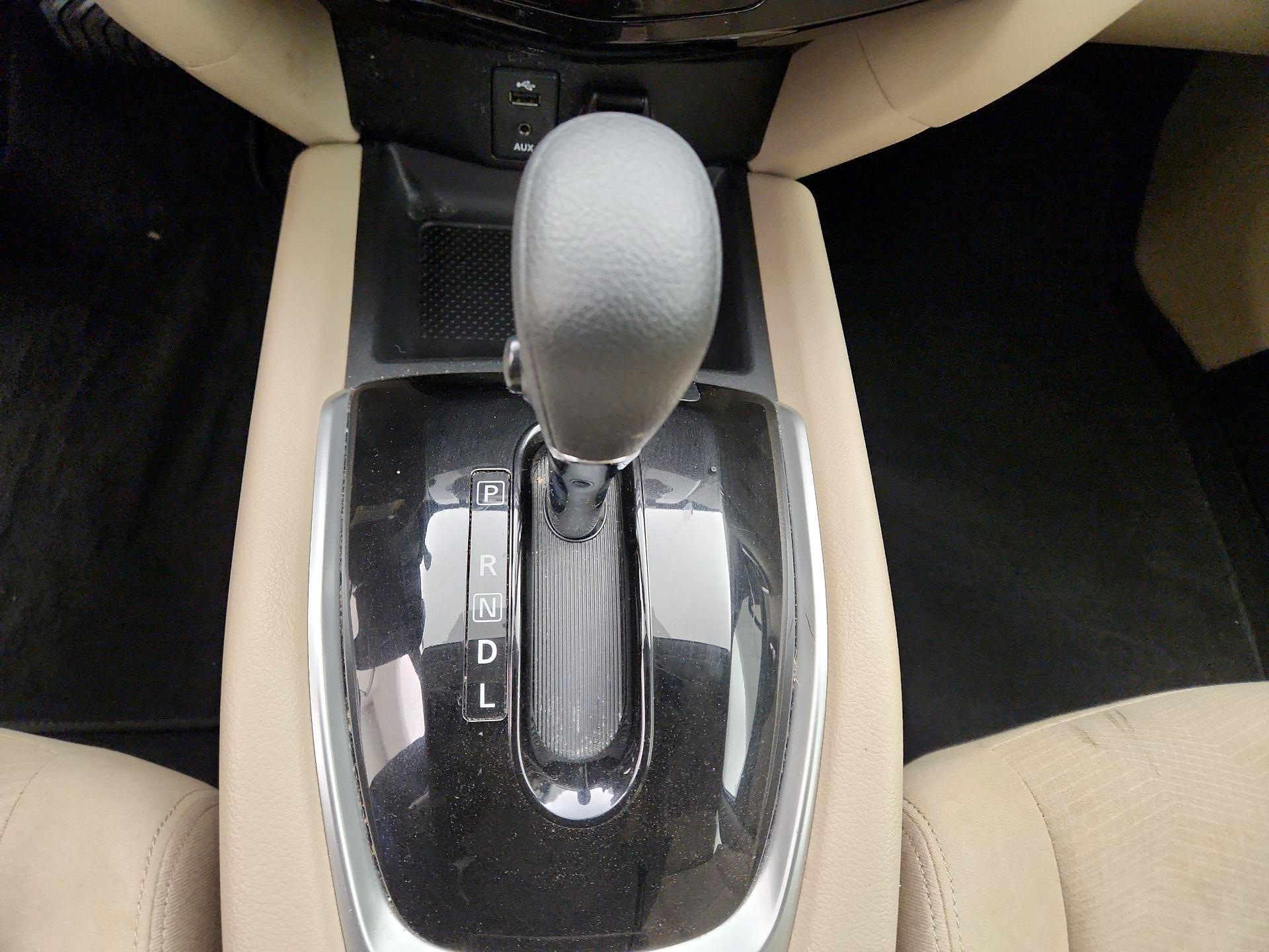 Thumbnail: 2016 Nissan Rogue - 17