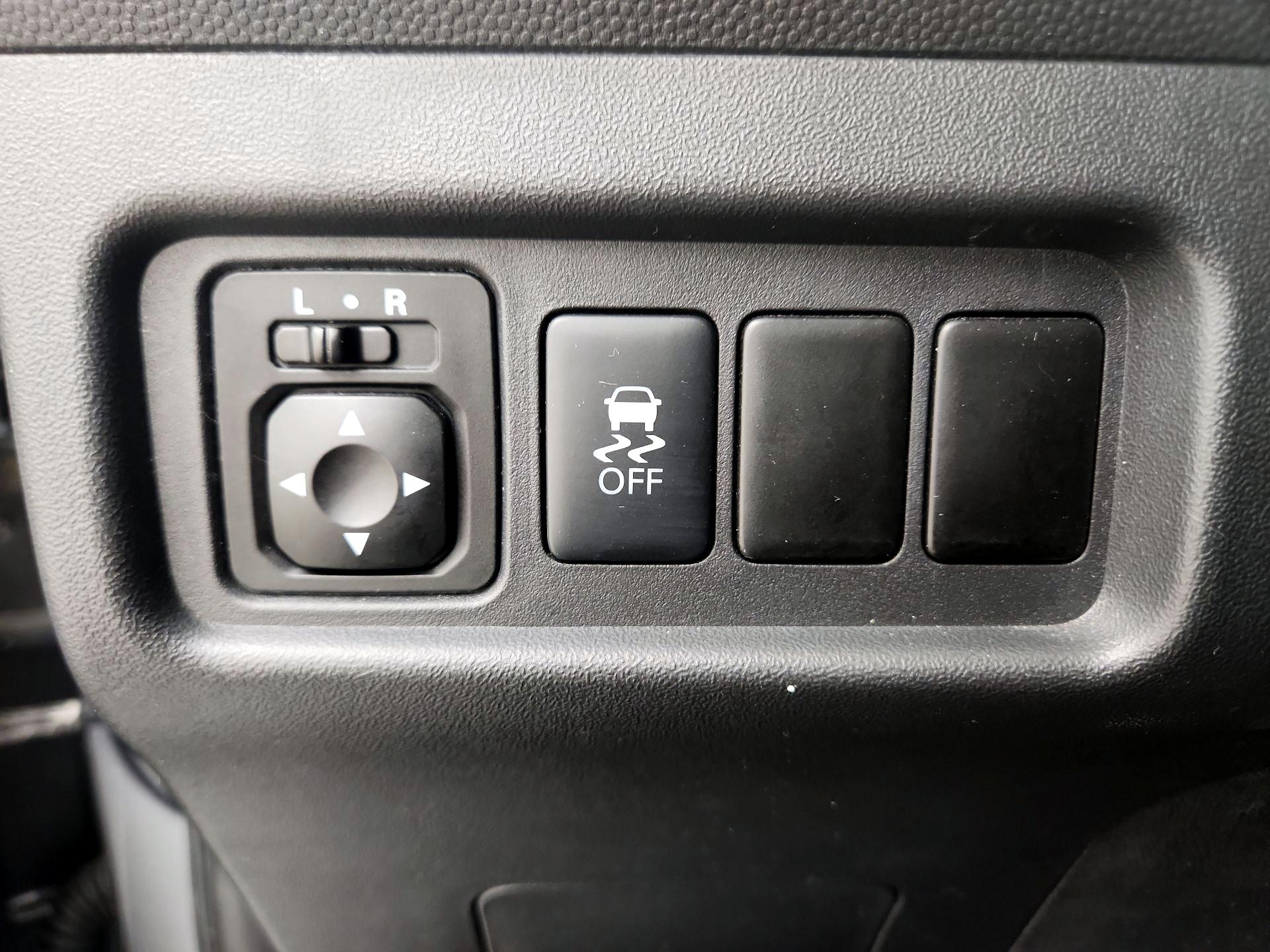 Thumbnail: 2018 Mitsubishi Mirage - 13