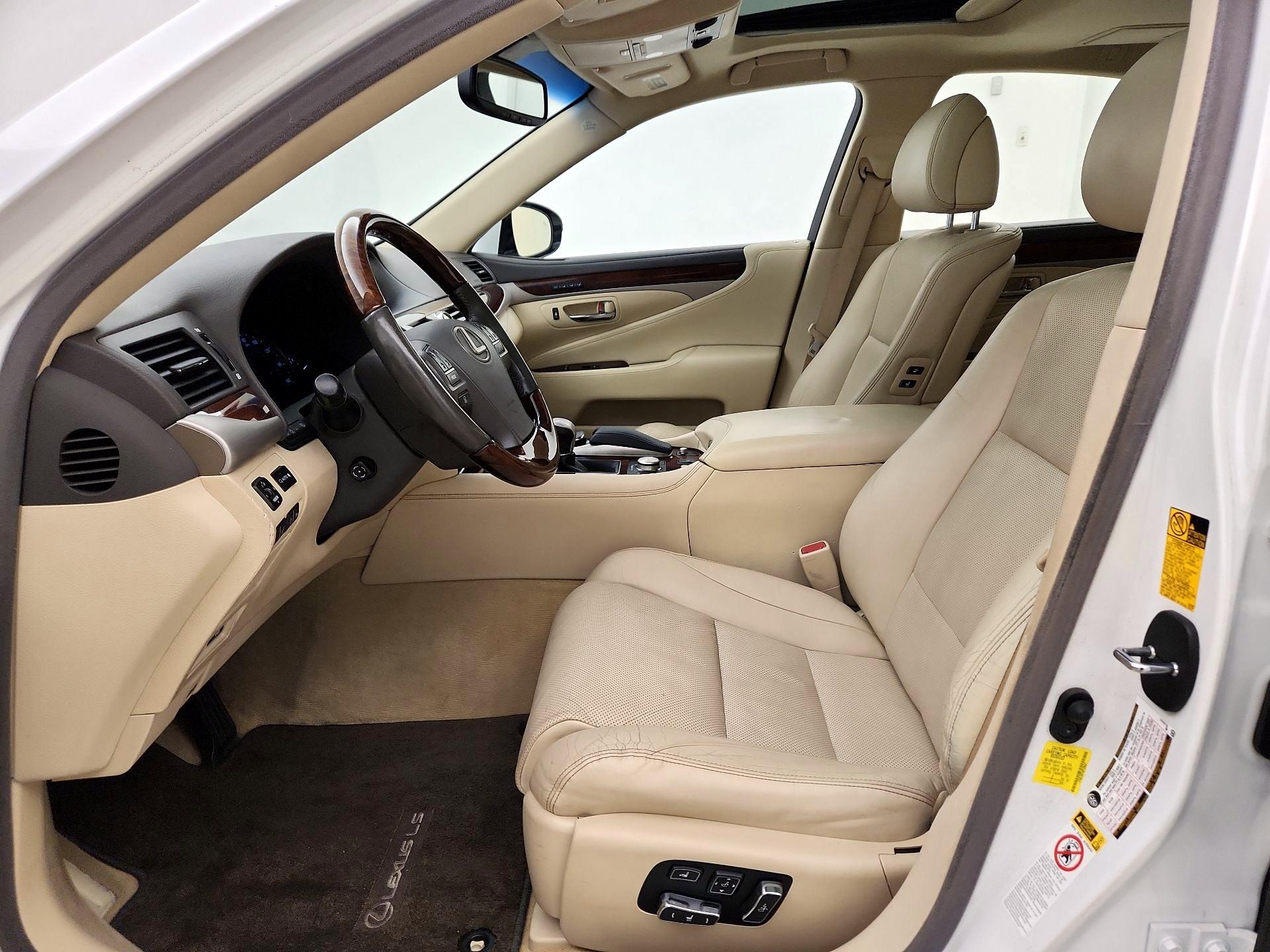 Thumbnail: 2014 Lexus LS - 11