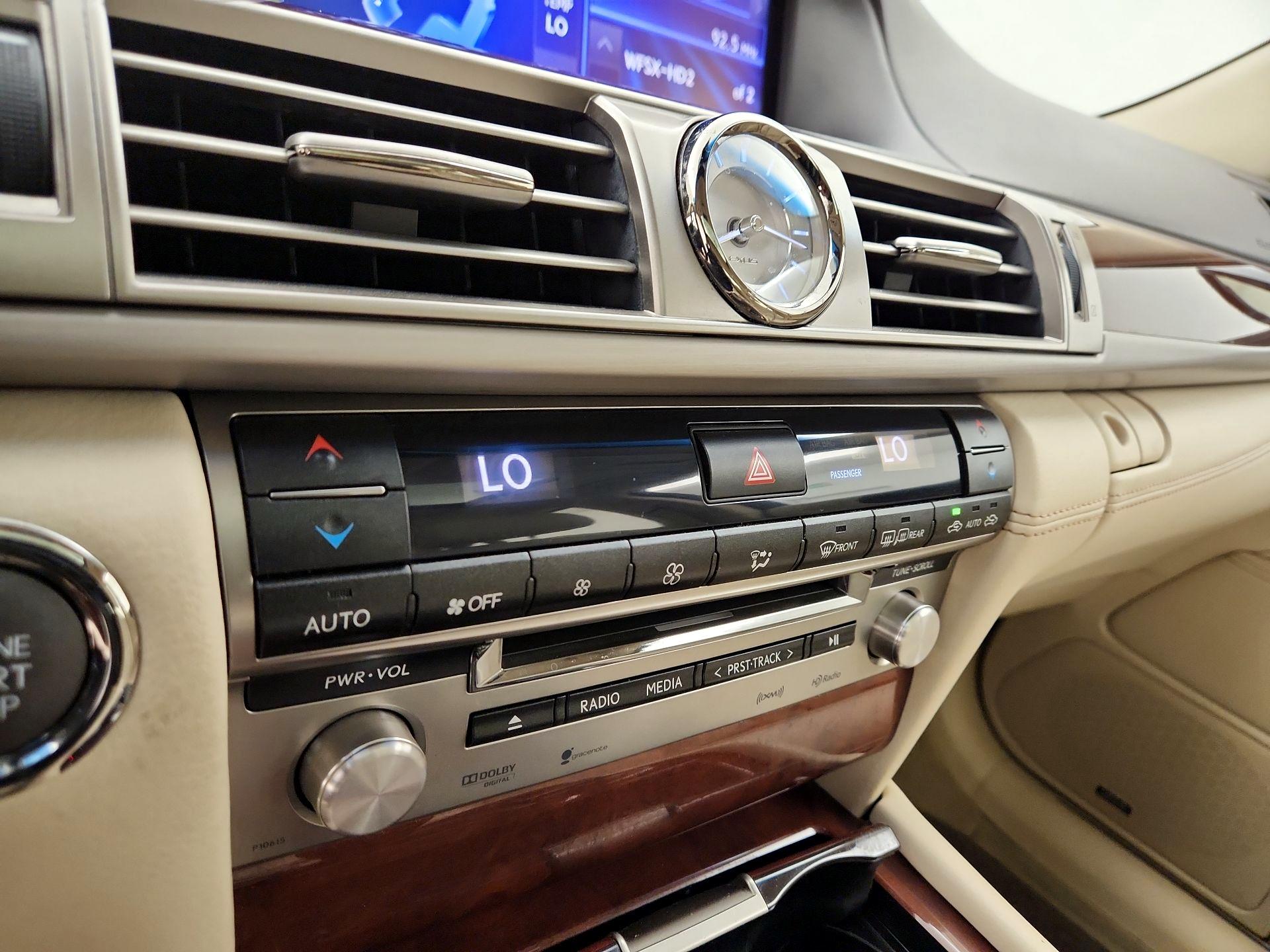 Thumbnail: 2014 Lexus LS - 17