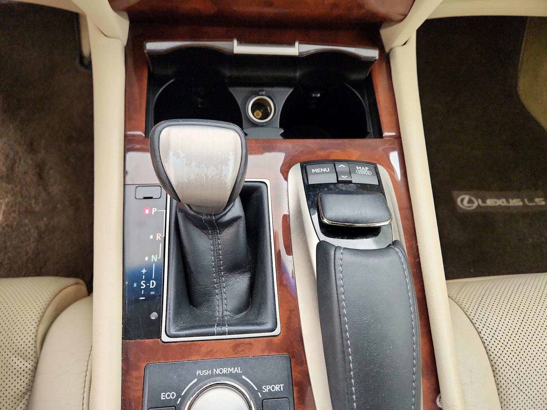 Thumbnail: 2014 Lexus LS - 18