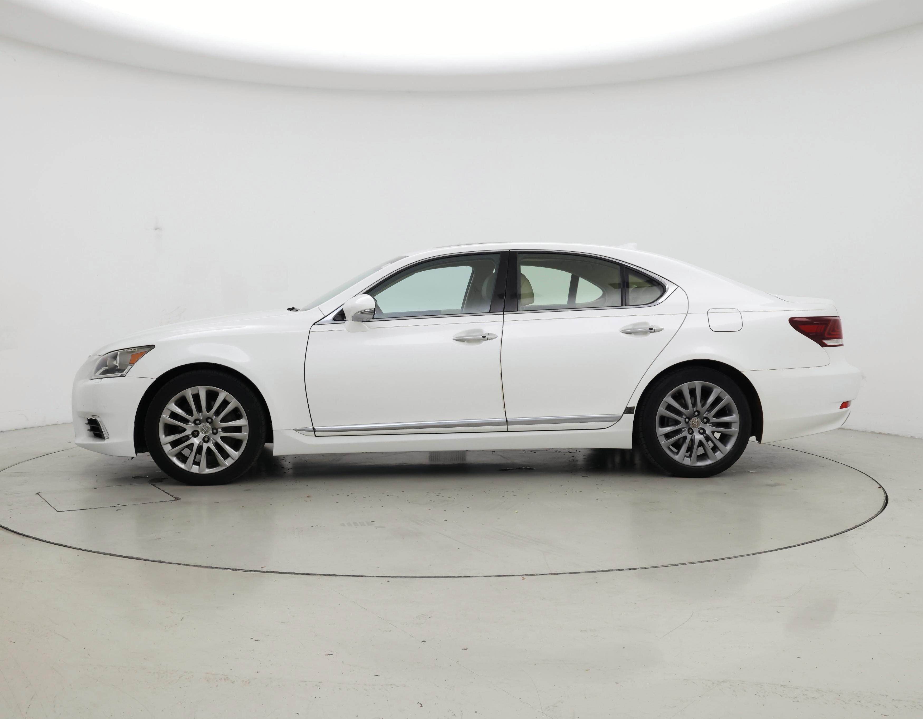 Thumbnail: 2014 Lexus LS - 3