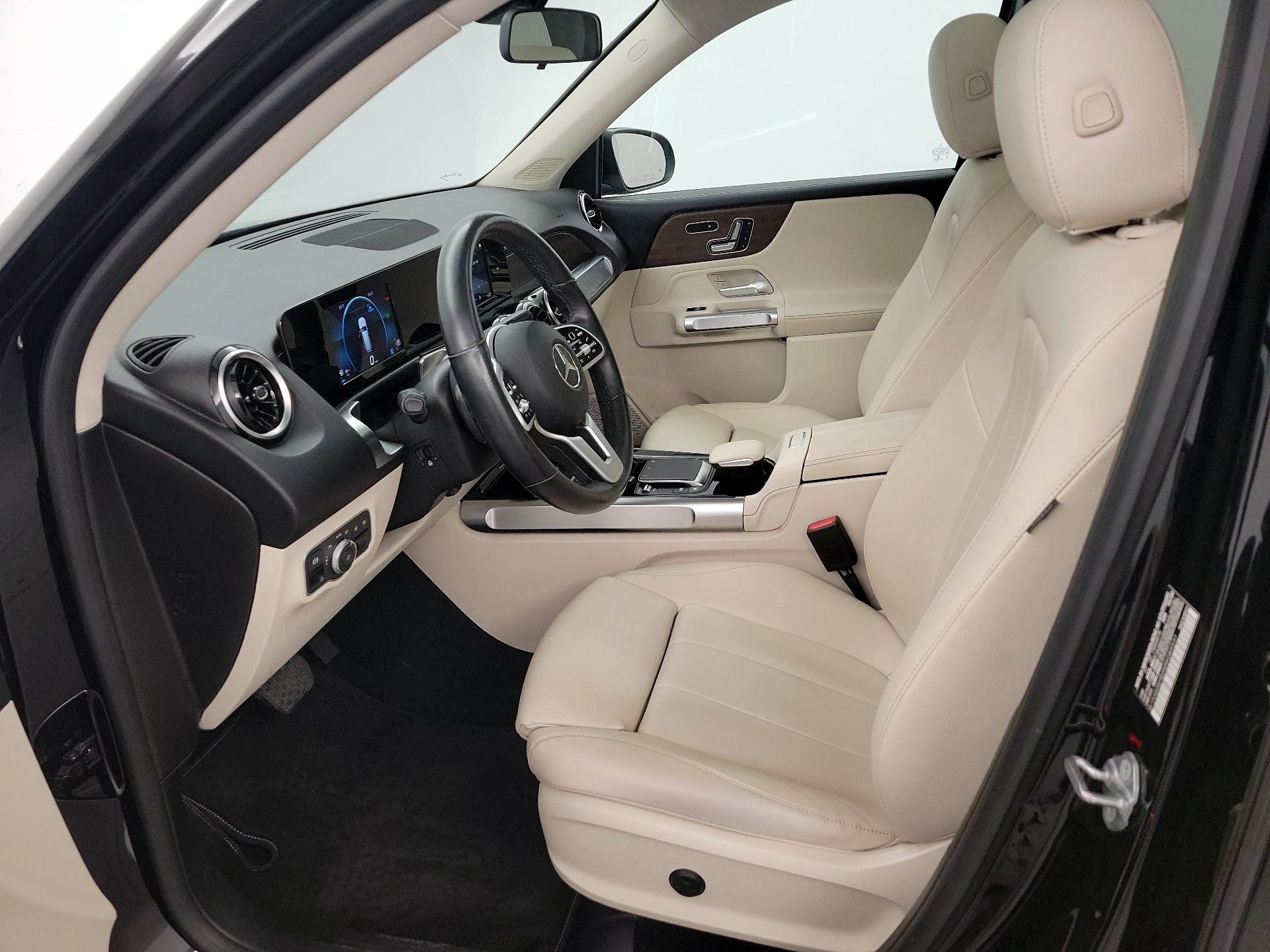 Thumbnail: 2021 Mercedes-Benz GLB - 11