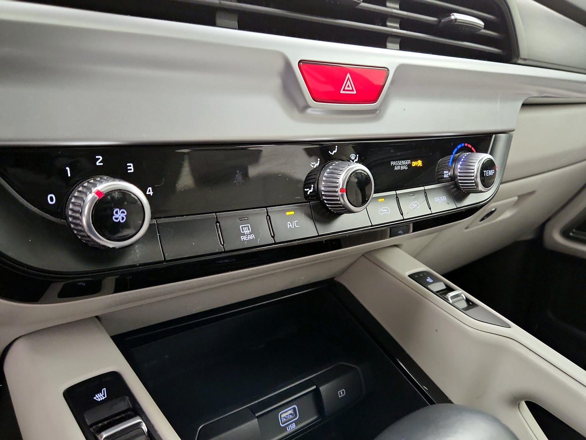 Thumbnail: 2020 Kia Telluride - 16