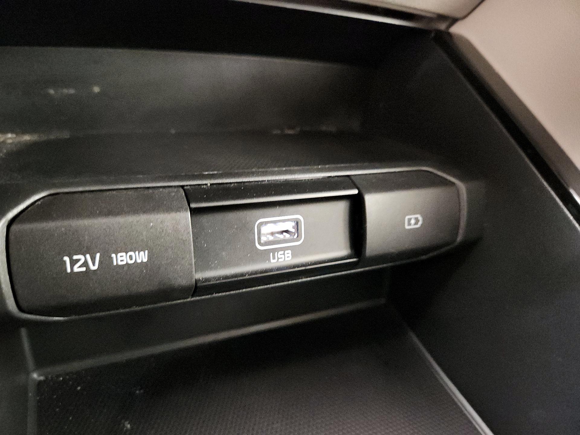 Thumbnail: 2020 Kia Telluride - 18