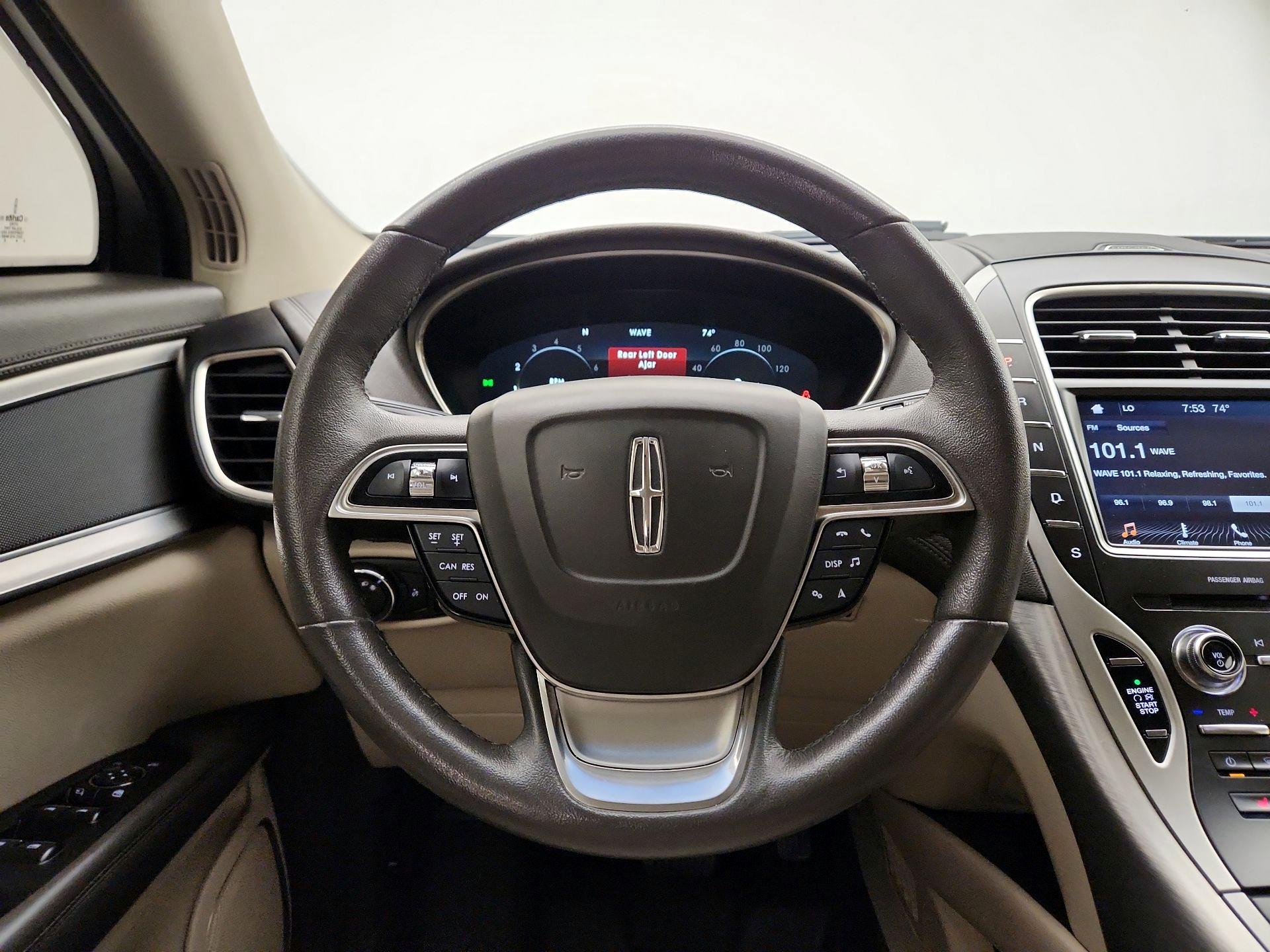 Thumbnail: 2019 Lincoln Nautilus - 10