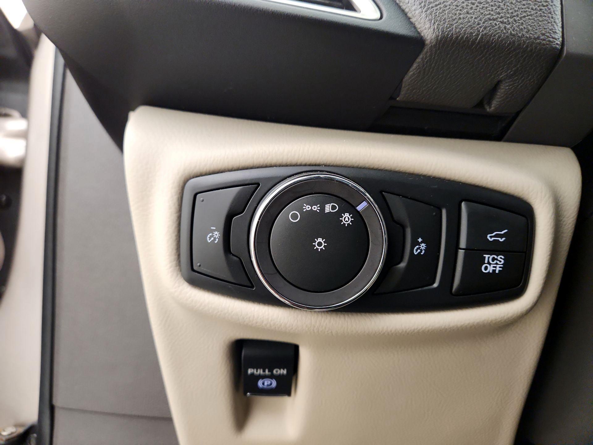 Thumbnail: 2019 Lincoln Nautilus - 13