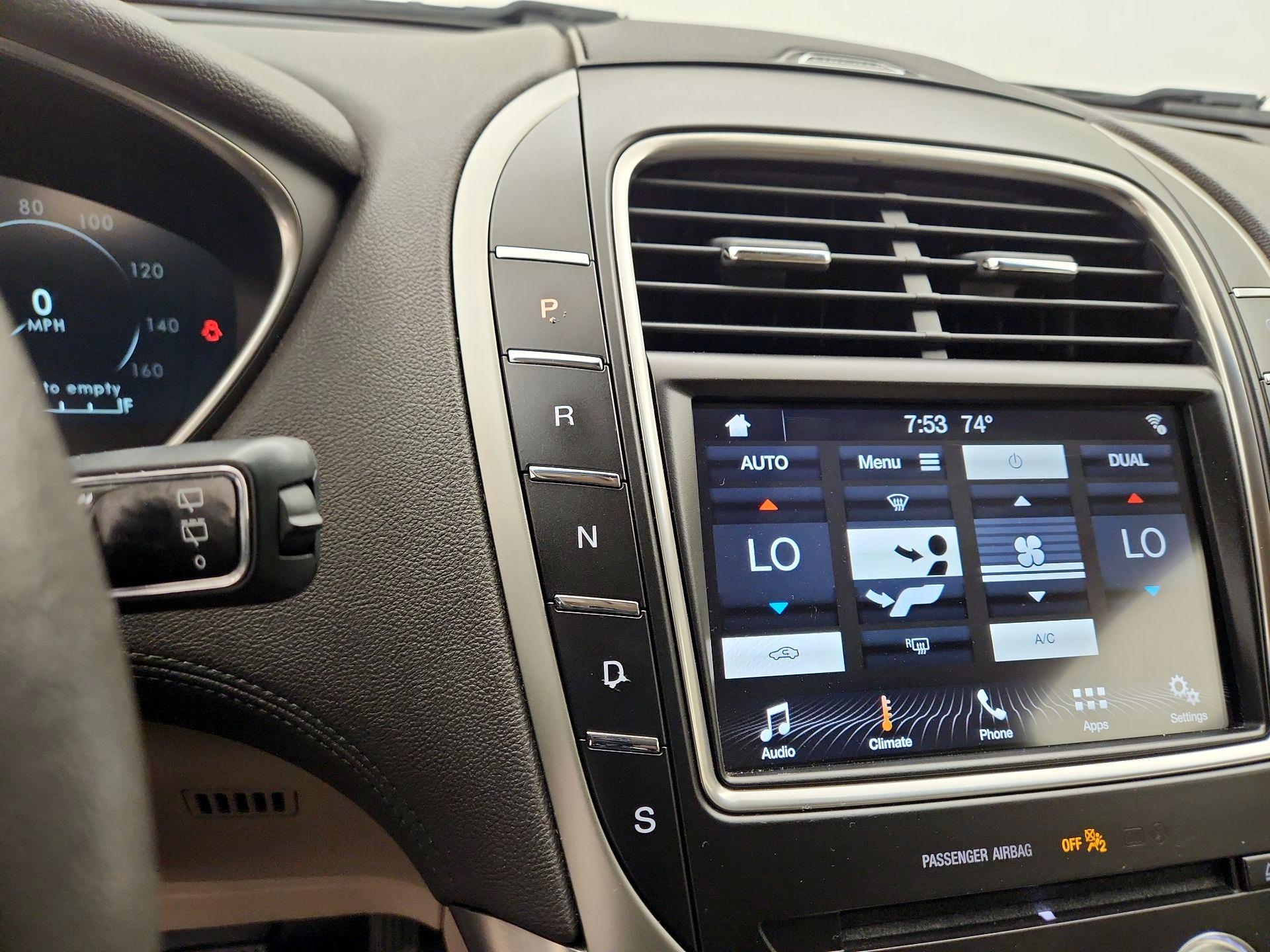 Thumbnail: 2019 Lincoln Nautilus - 17