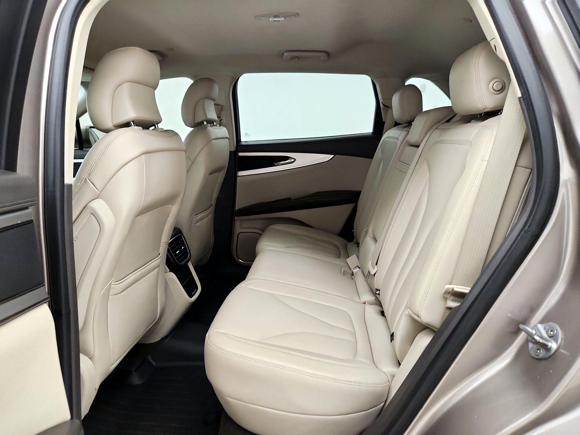 Thumbnail: 2019 Lincoln Nautilus - 19