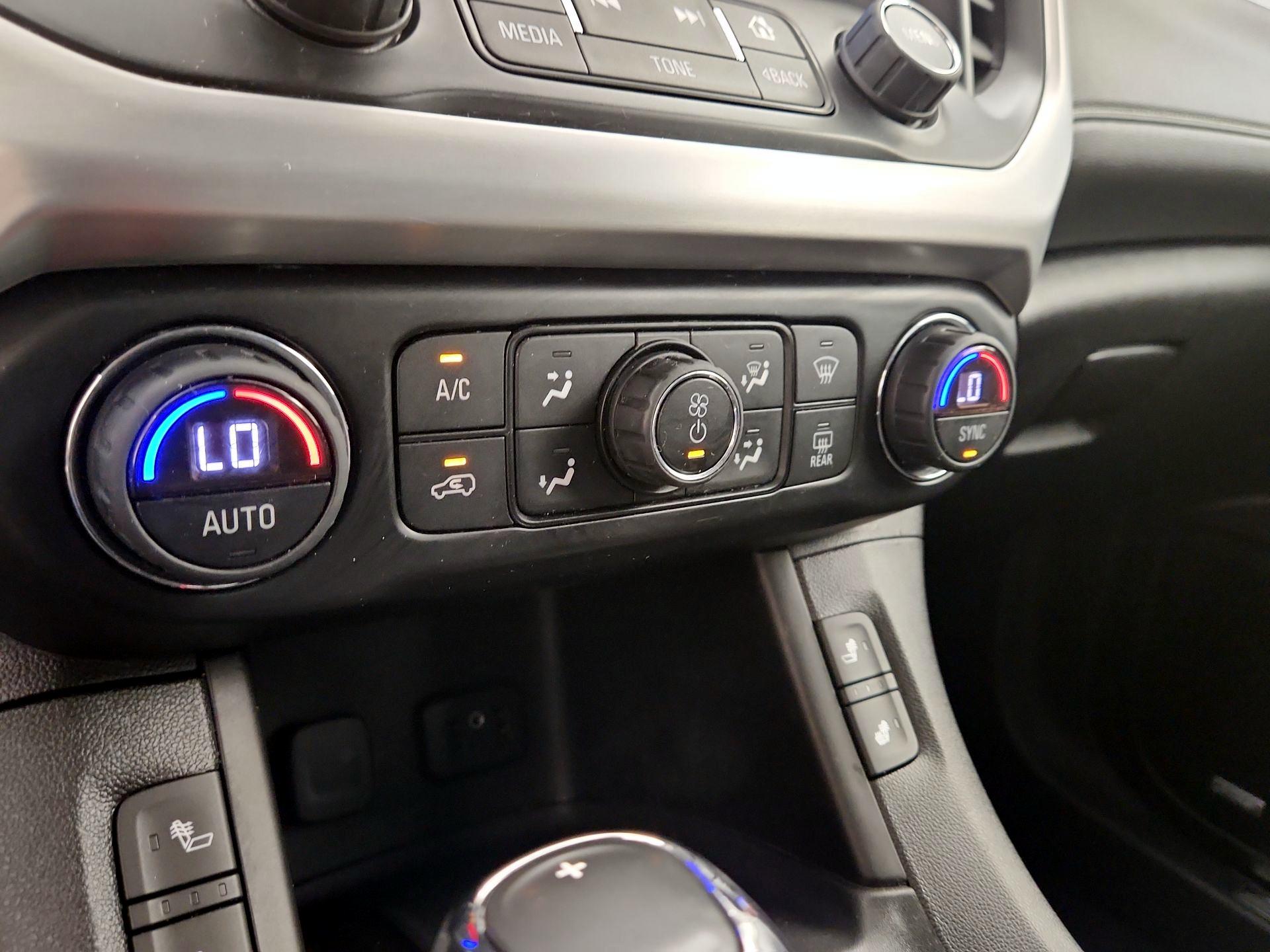 Thumbnail: 2019 GMC Acadia - 16