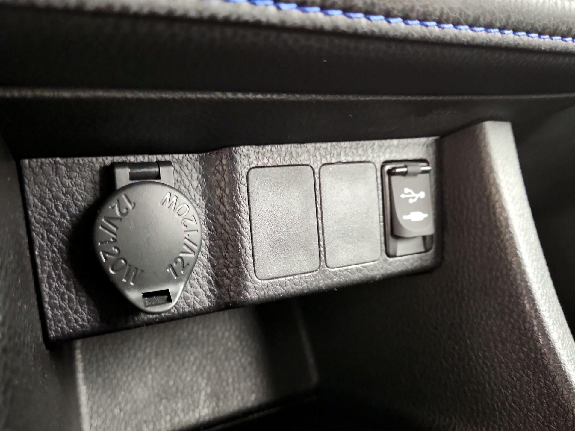 Thumbnail: 2018 Toyota Corolla - 18