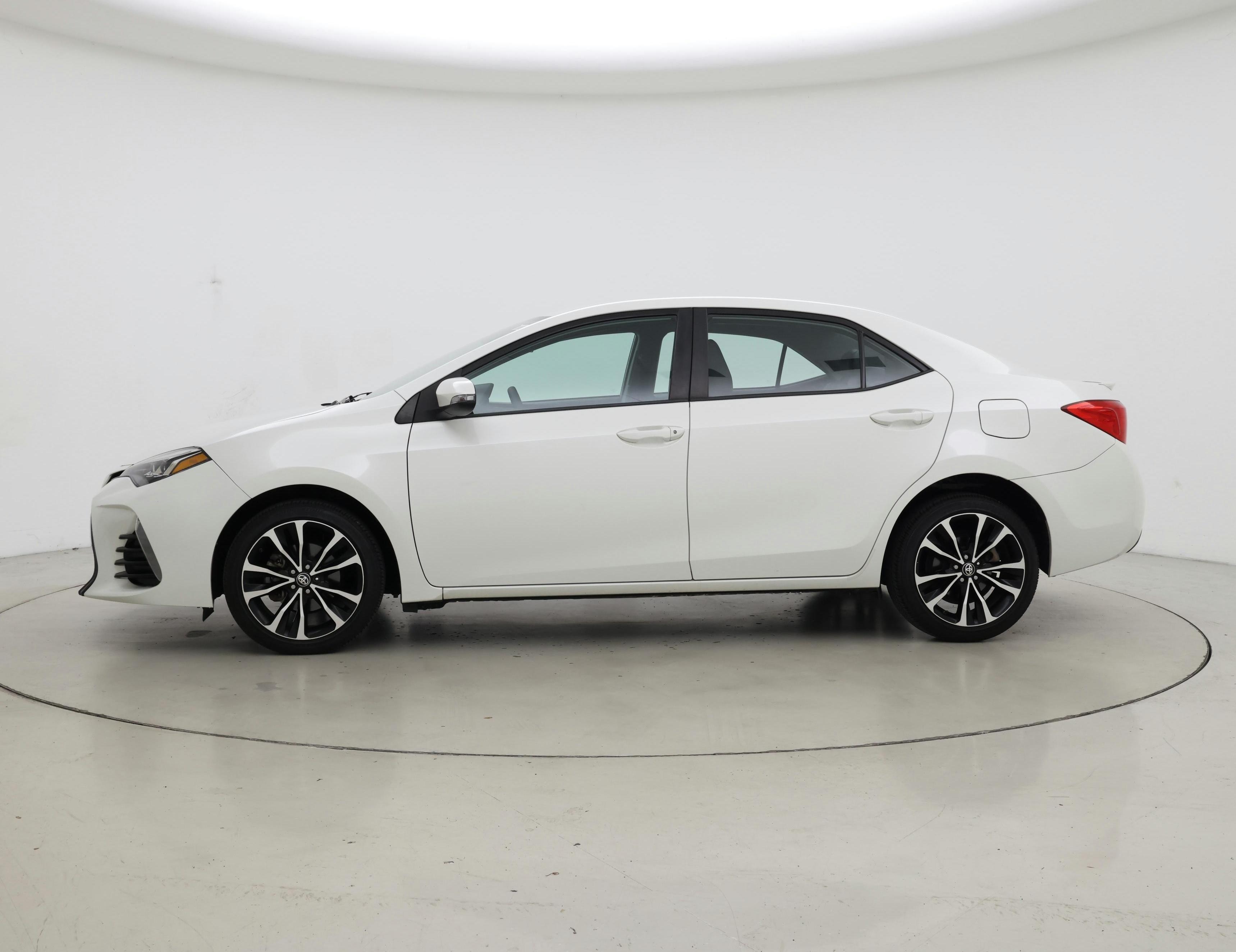 Thumbnail: 2018 Toyota Corolla - 3